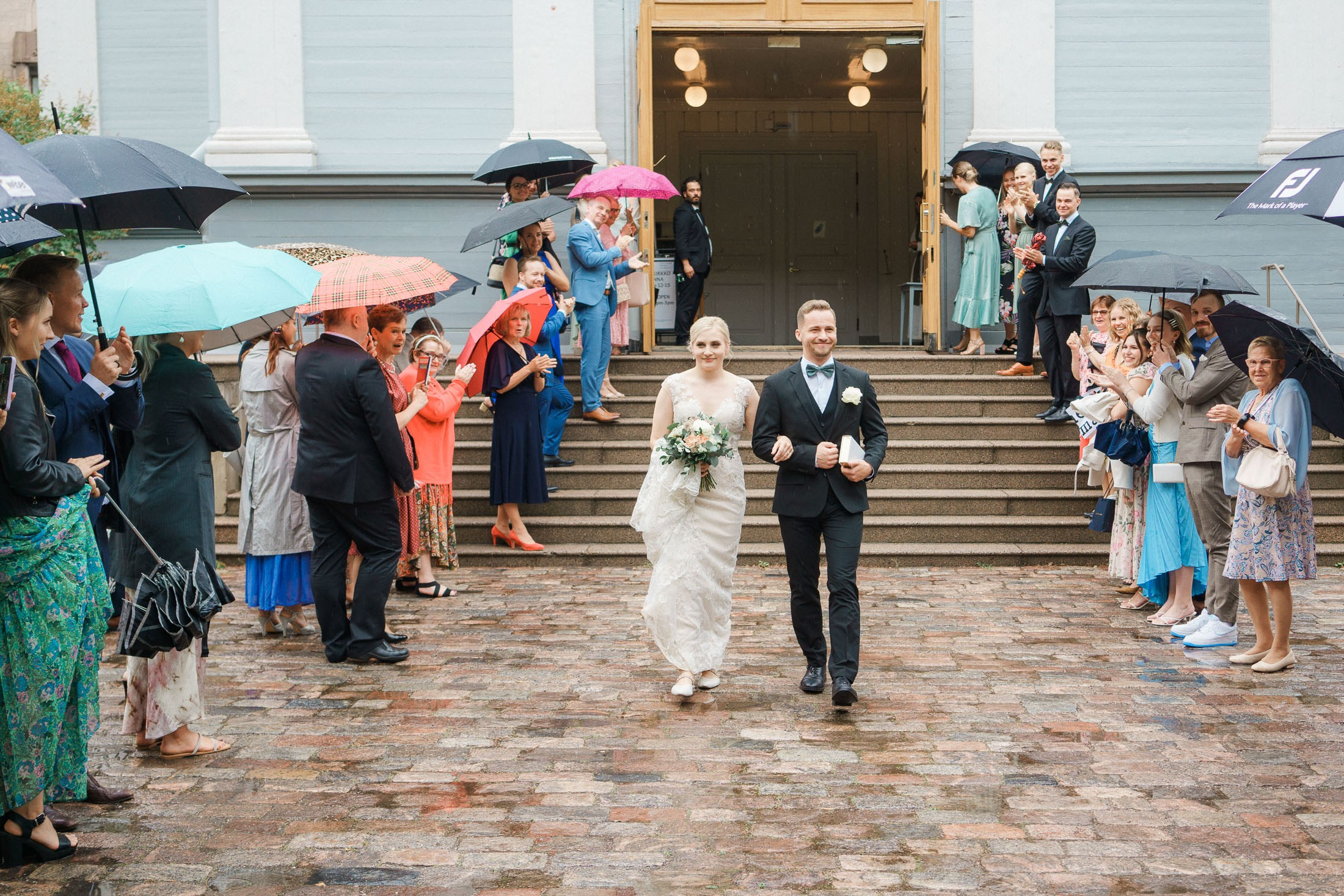 M&P, häävalokuvaus Klaus K, Rake-sali ja Helsingin vanha kirkko