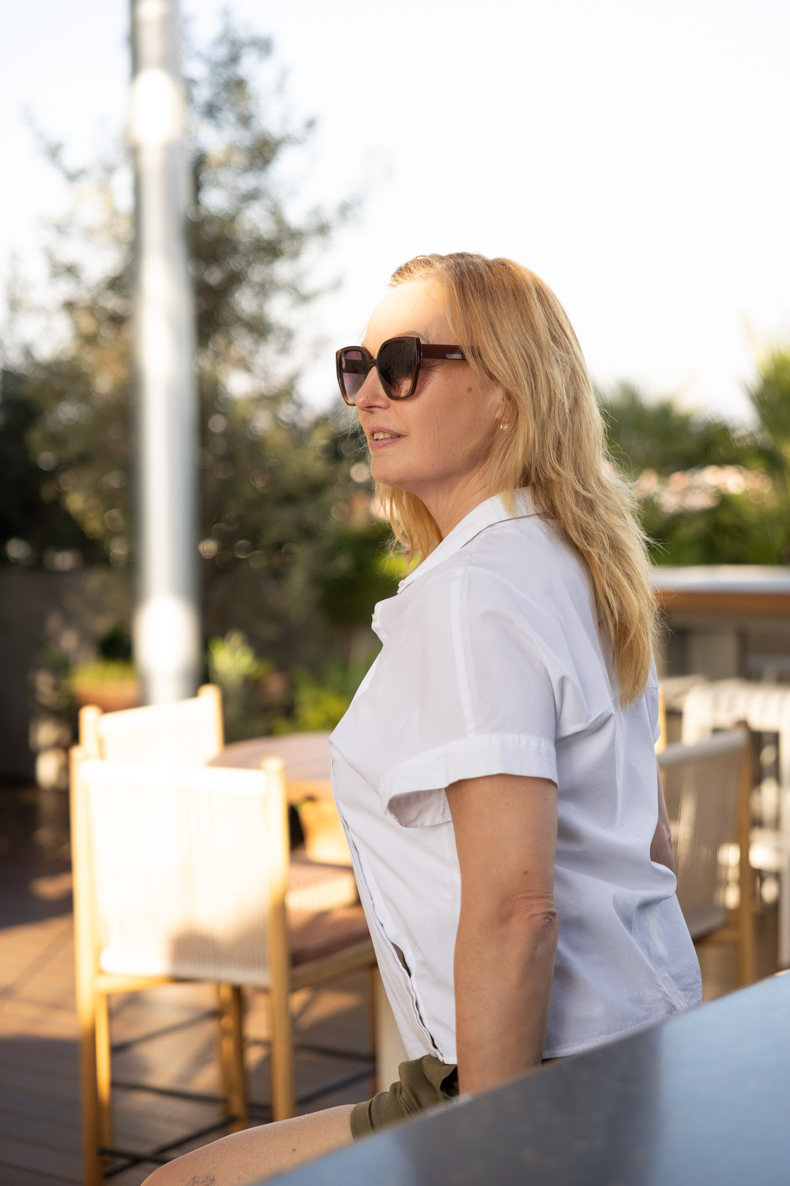 Séance photo de marque personnelle au Hoxton, Poblenou sur le toit. Eugénie Smirnova — Photographe à Toulouse et dans le Sud-Ouest