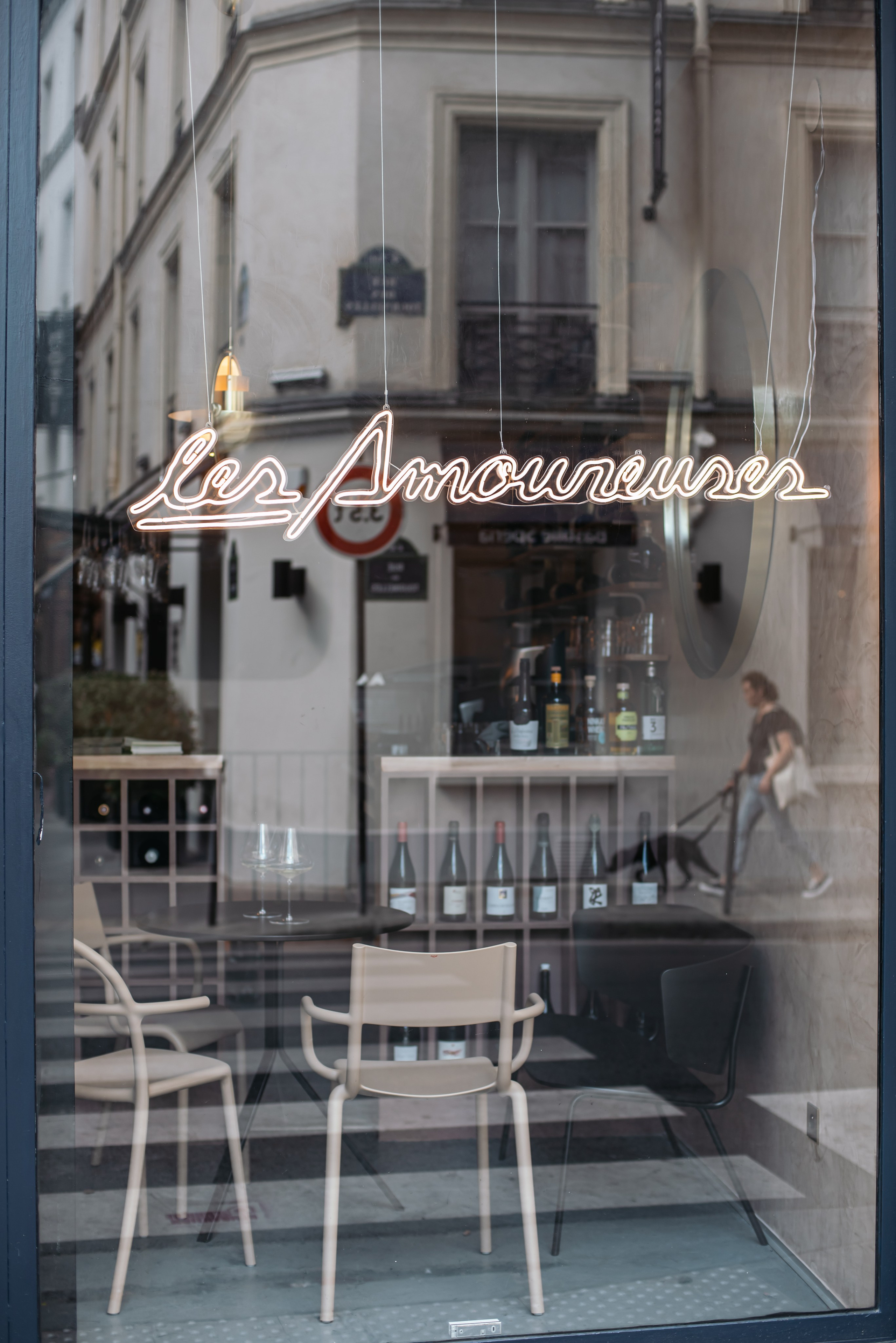 Les Amoureuses bar a vin. Ksenia Marchand/ Lifestyle photographer in Paris
