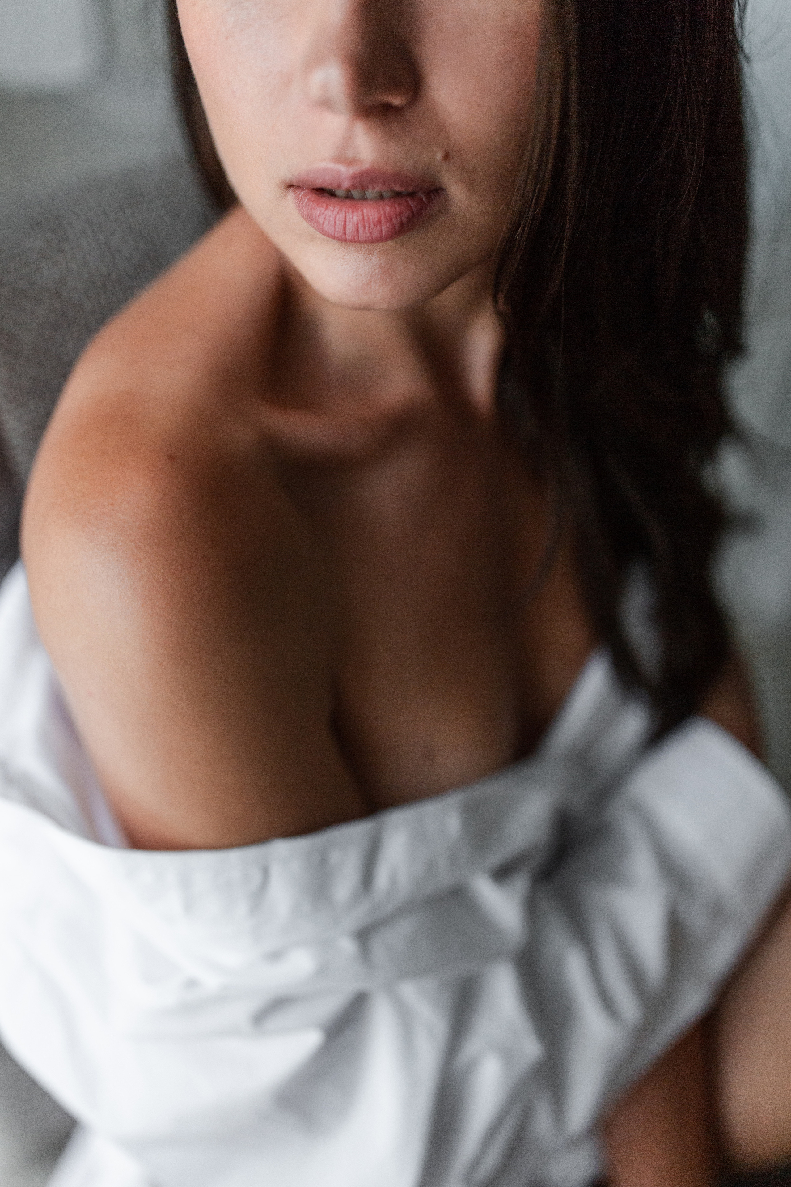 Alexandra shooting at home. Photographer Rouen, France