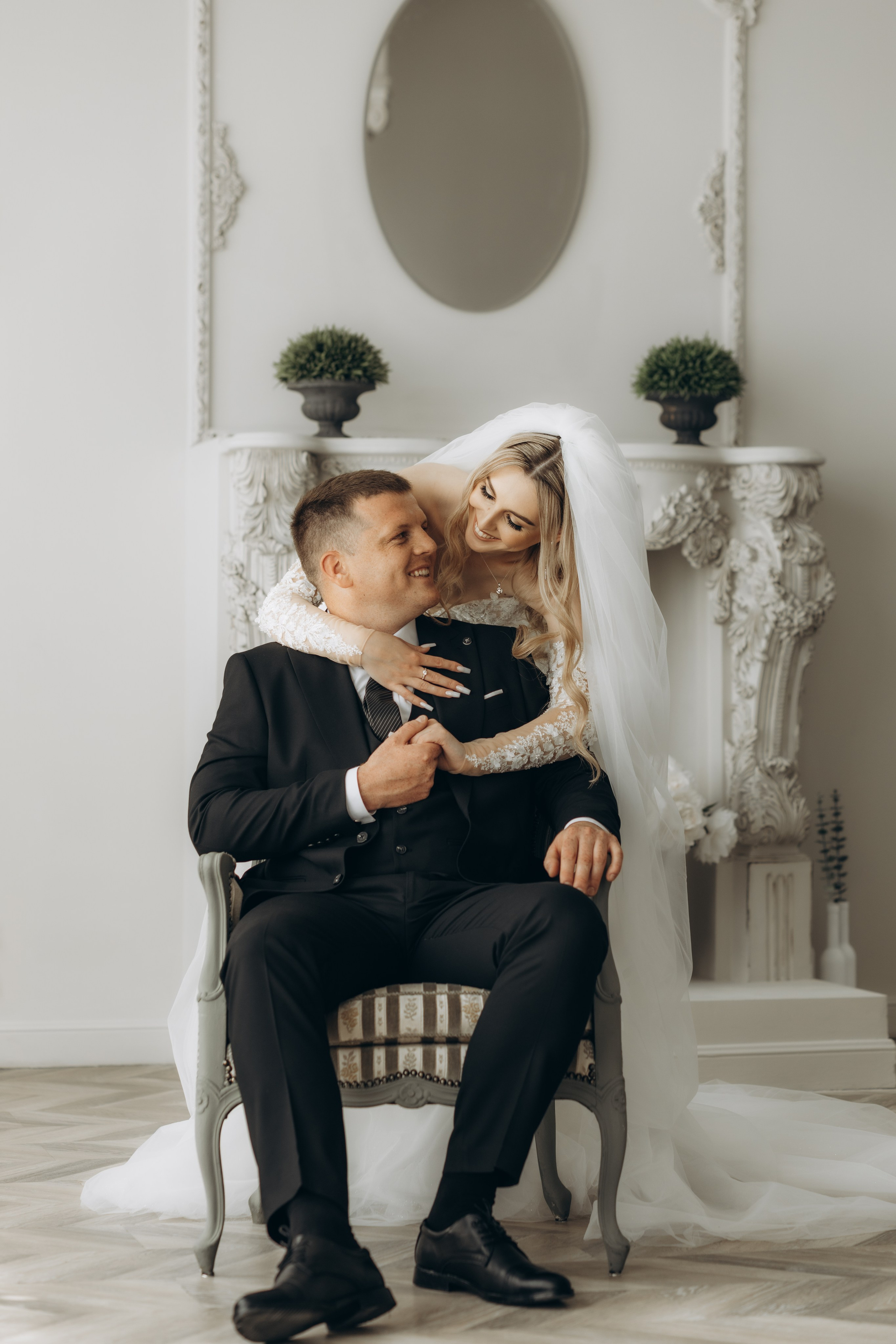 Nikolly & Constantin. Home