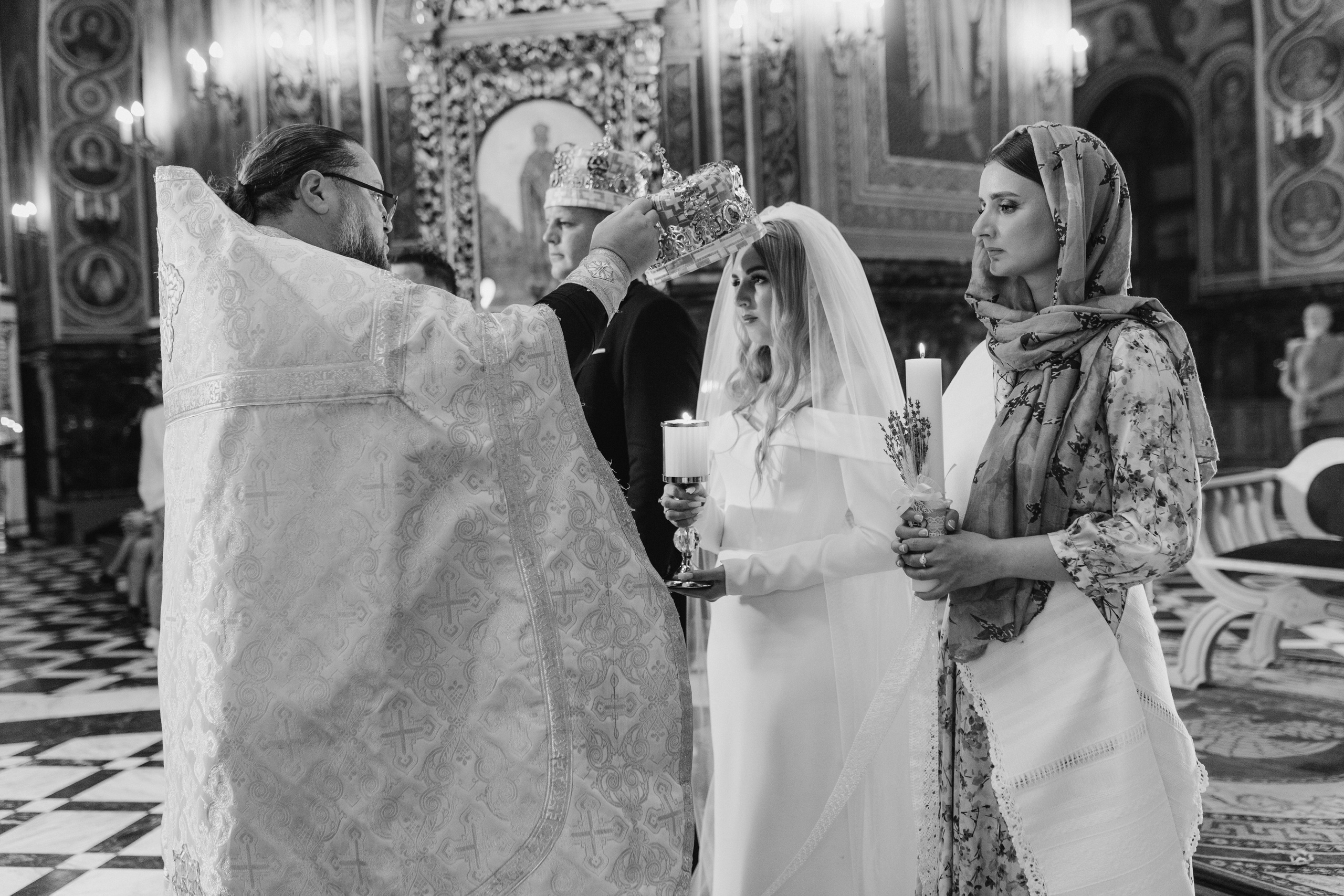 Nikolly & Constantin. Home