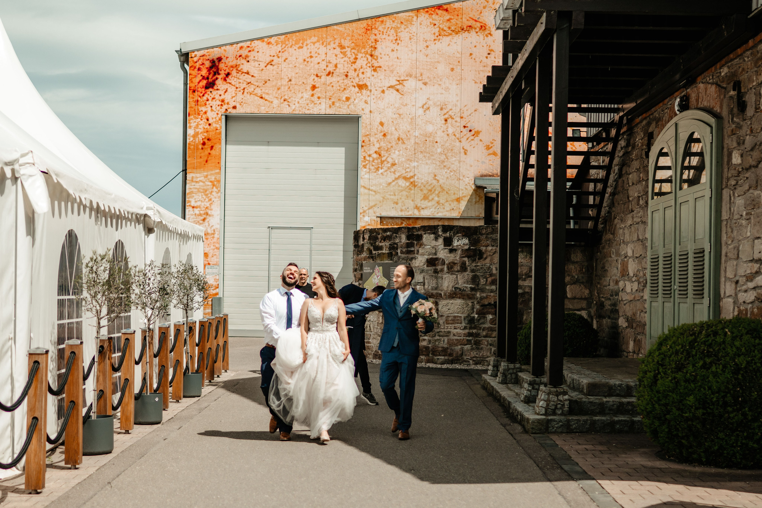 Hochzeit von Karoline & Martin im Hofgut Domäne Hechingen | GentleFrame Hochzeitsfotografie. Authentische, emotionale, zeitlose Hochzeitsfotografie aus Albstadt