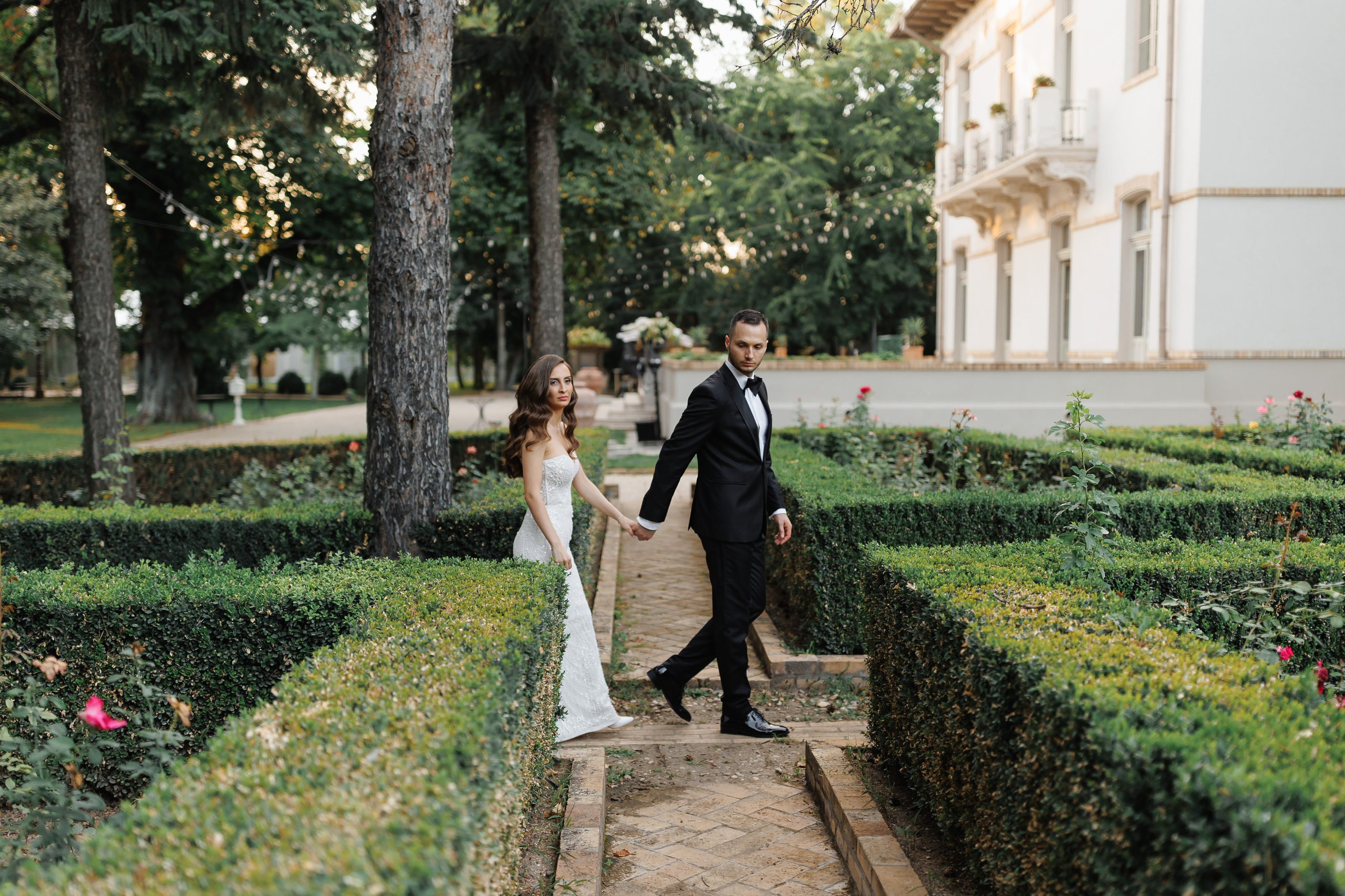 After Wedding Bianca + Nicu | Trash the dress Bucuresti | Domeniul Manasia. Fotograf nunta Bucuresti - Manu Ivanciu