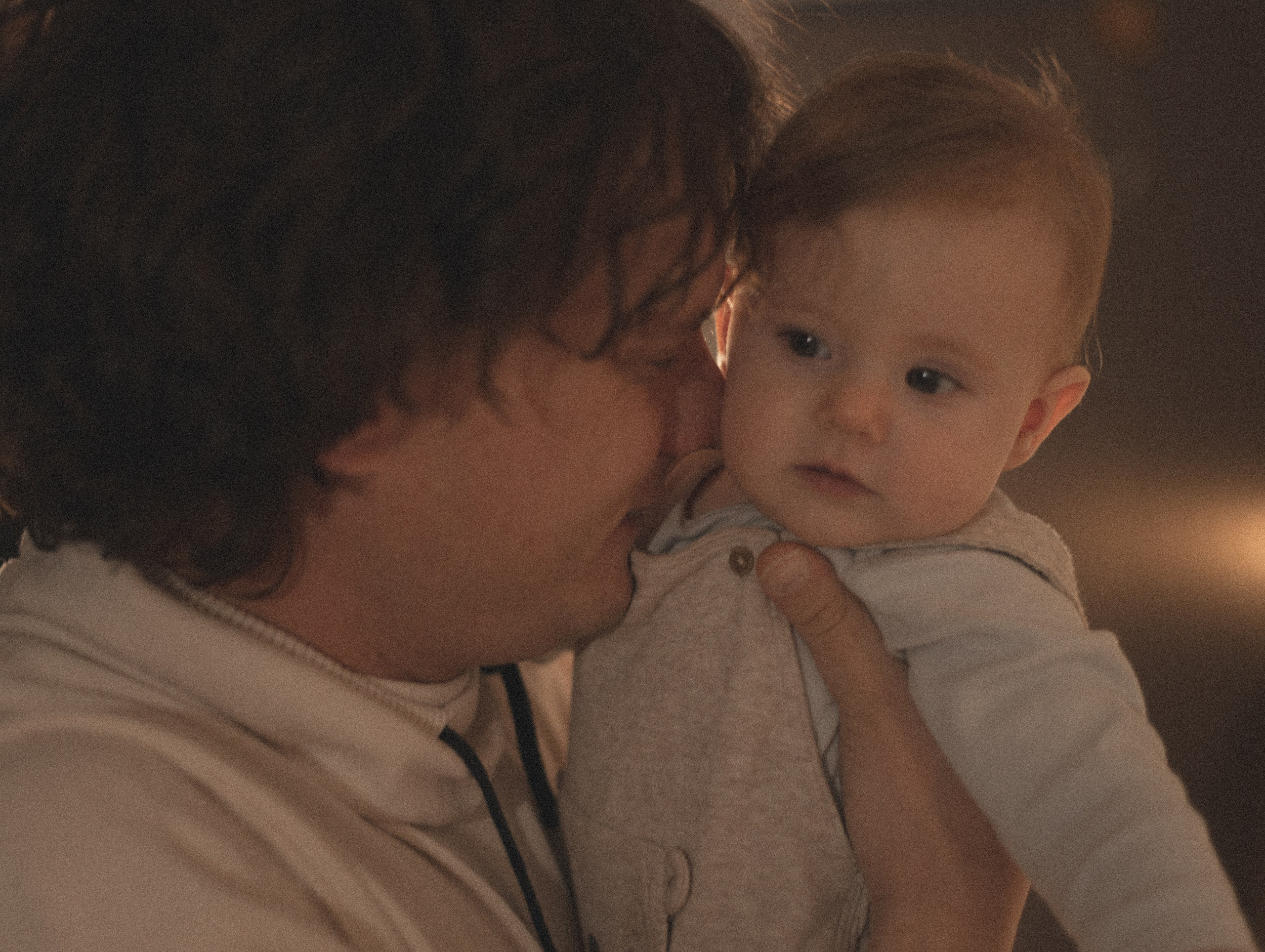 Séance photo de famille pour Noël. Histoires d’amour, séances photos de famille et de mariage en France