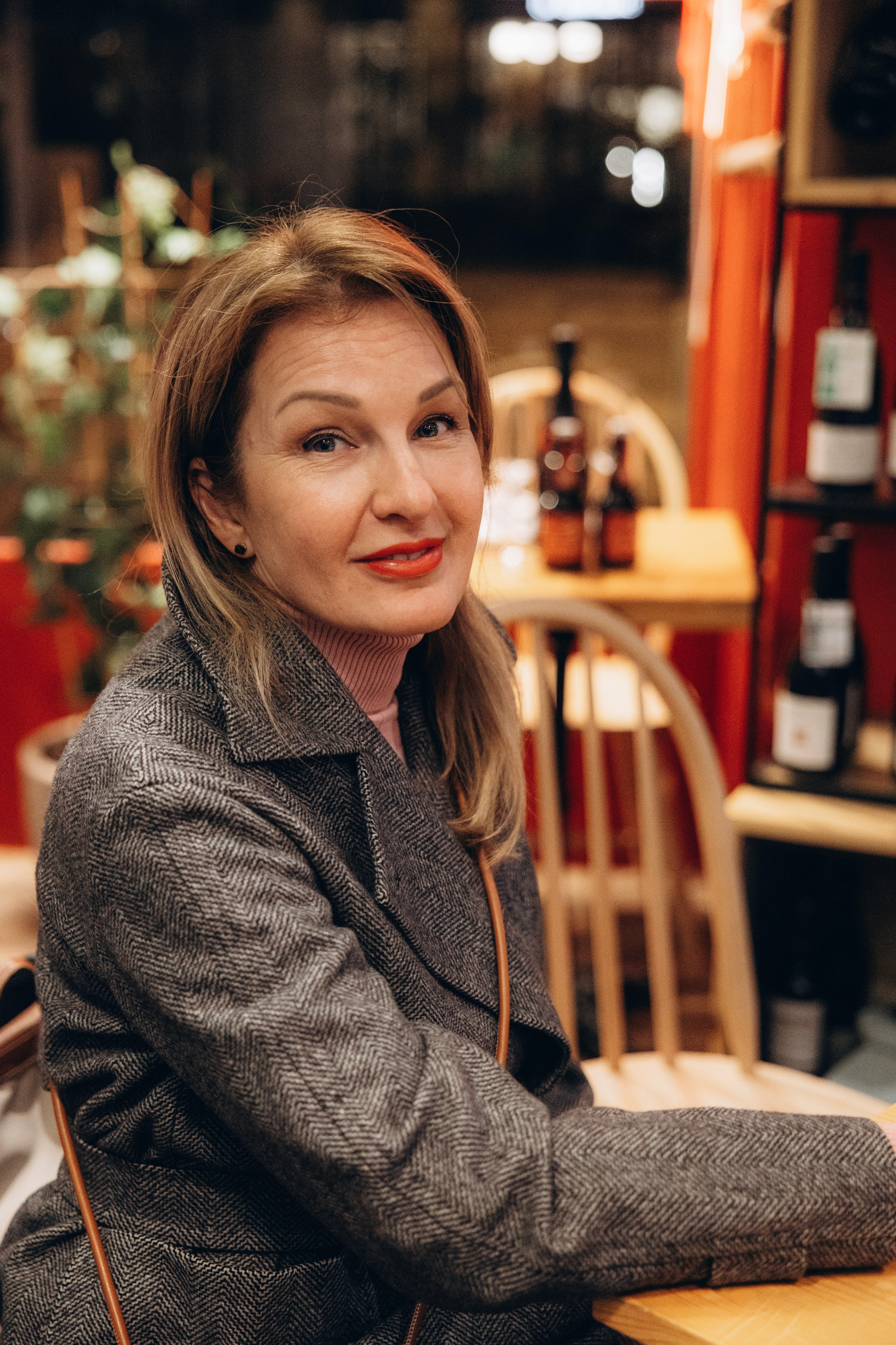 Event photo session for Art brunch Toulouse. Eugenie Smirnova — wedding, corporate and lifestyle photographer in Toulouse and Southwest France