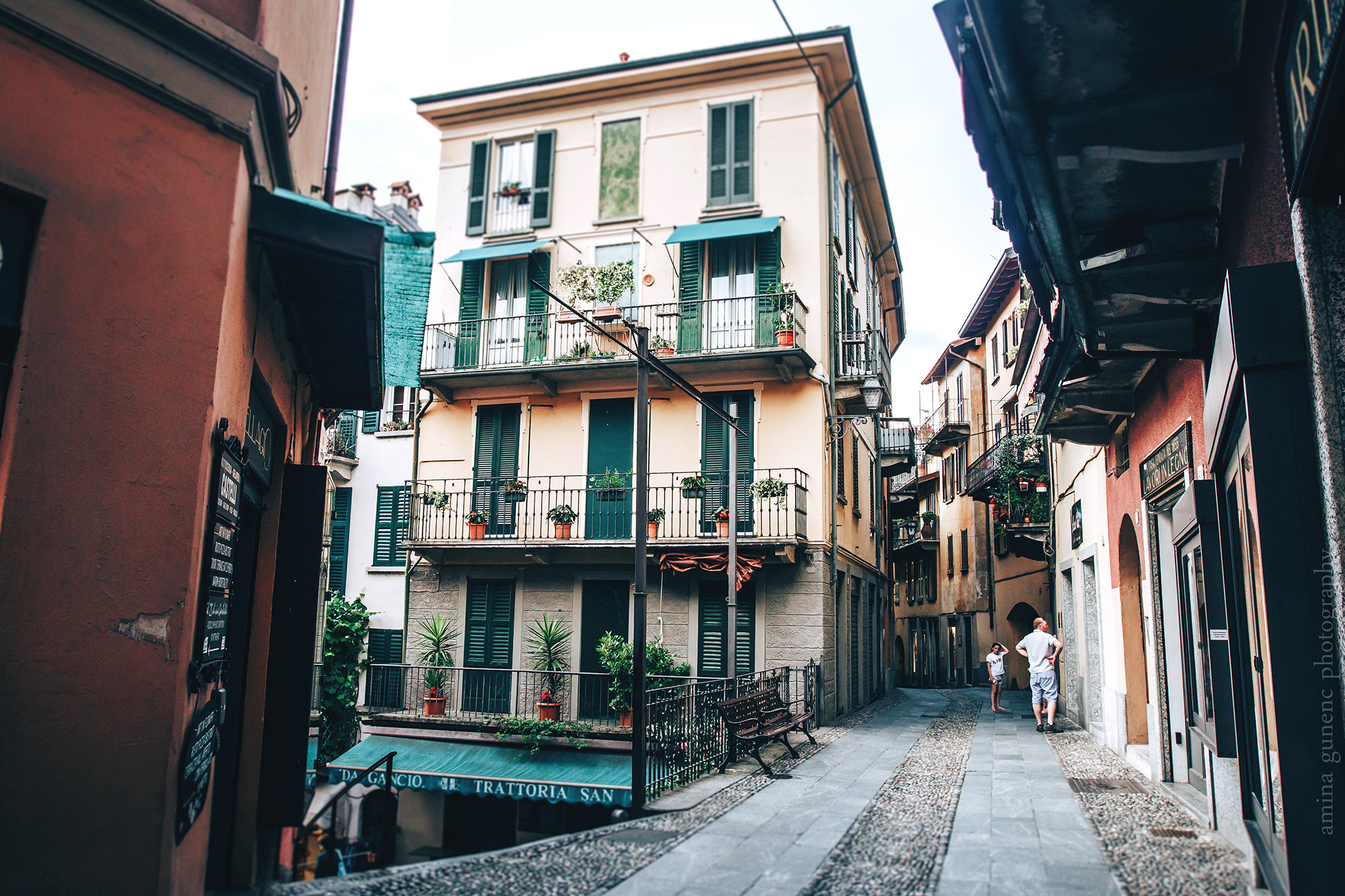 Italië. Komo meer. Amina Gunenc - bruiloft- en familie fotograaf in Nederland