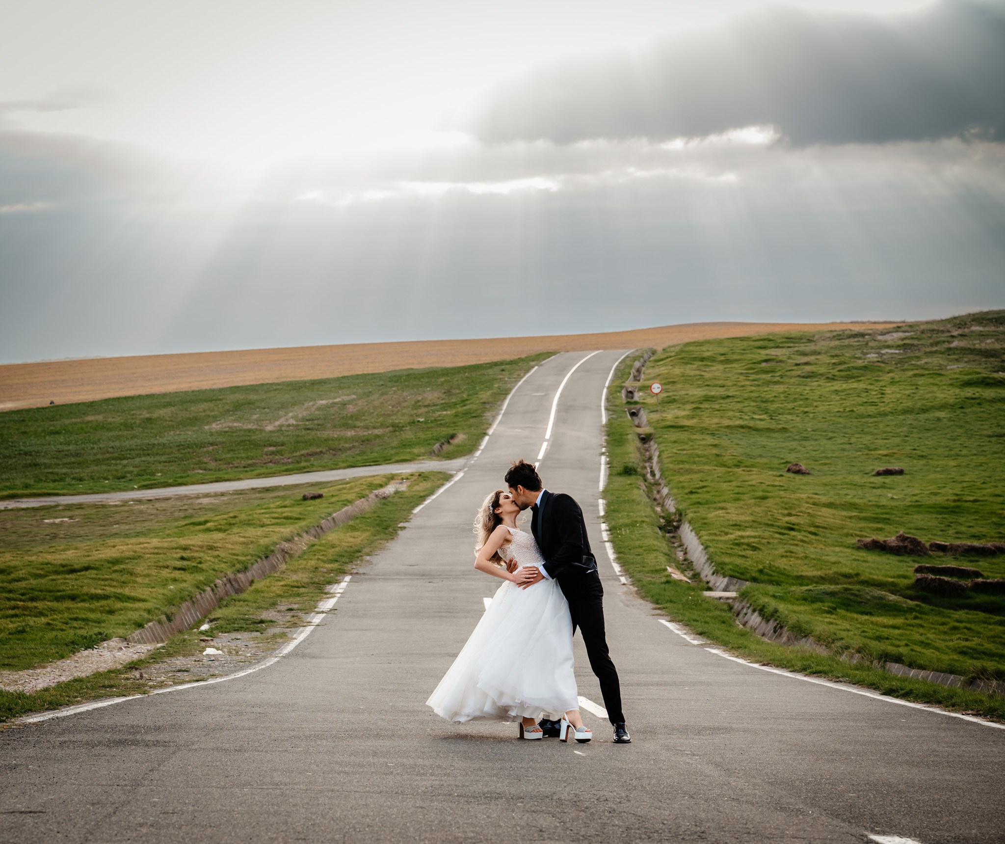 Alexandra & Robert. Www.besttalesstudio.com