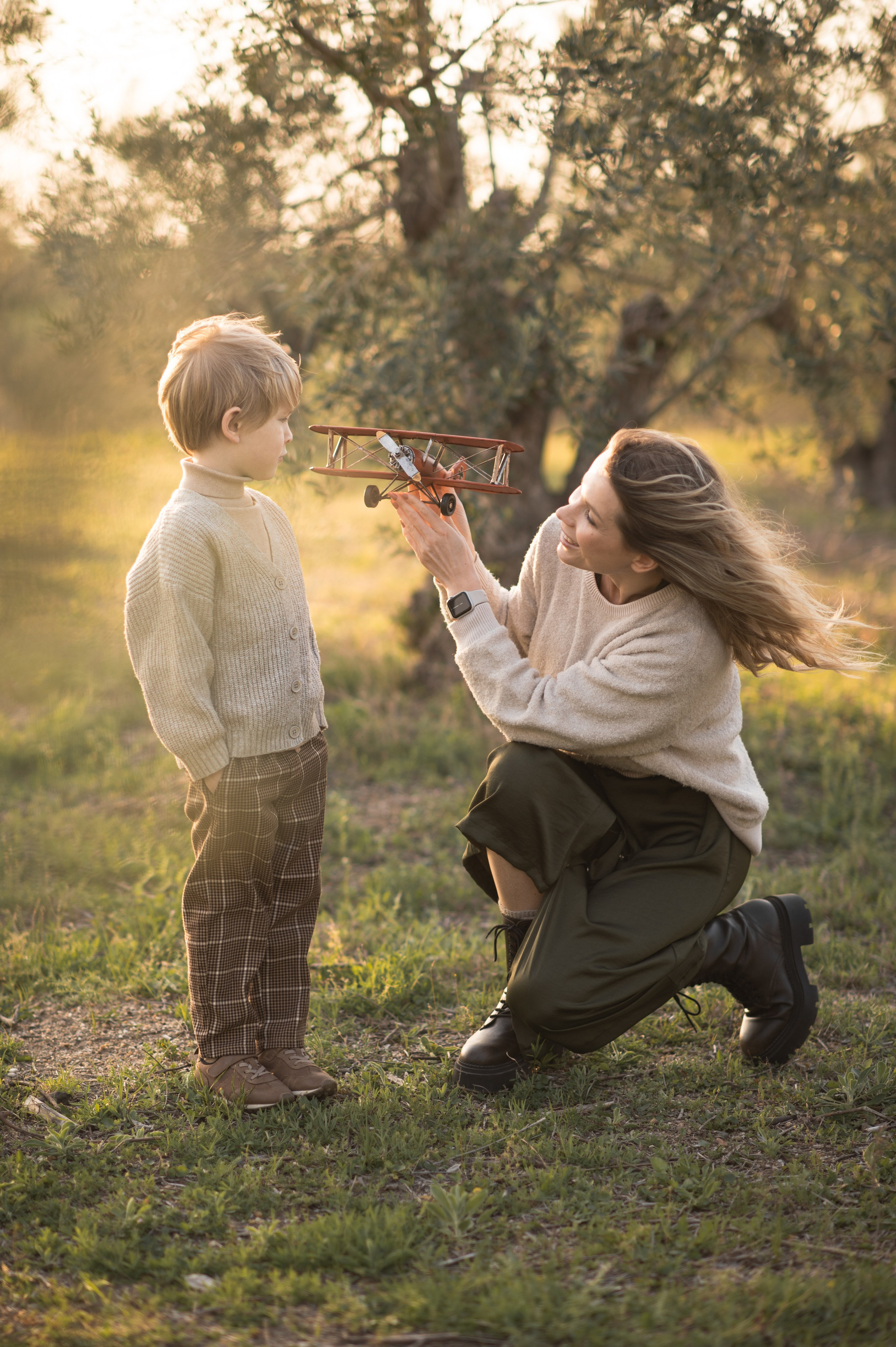 Olive Trees Mother and son. Семейная, детская, портретная и предметная фотосъемка в Салониках