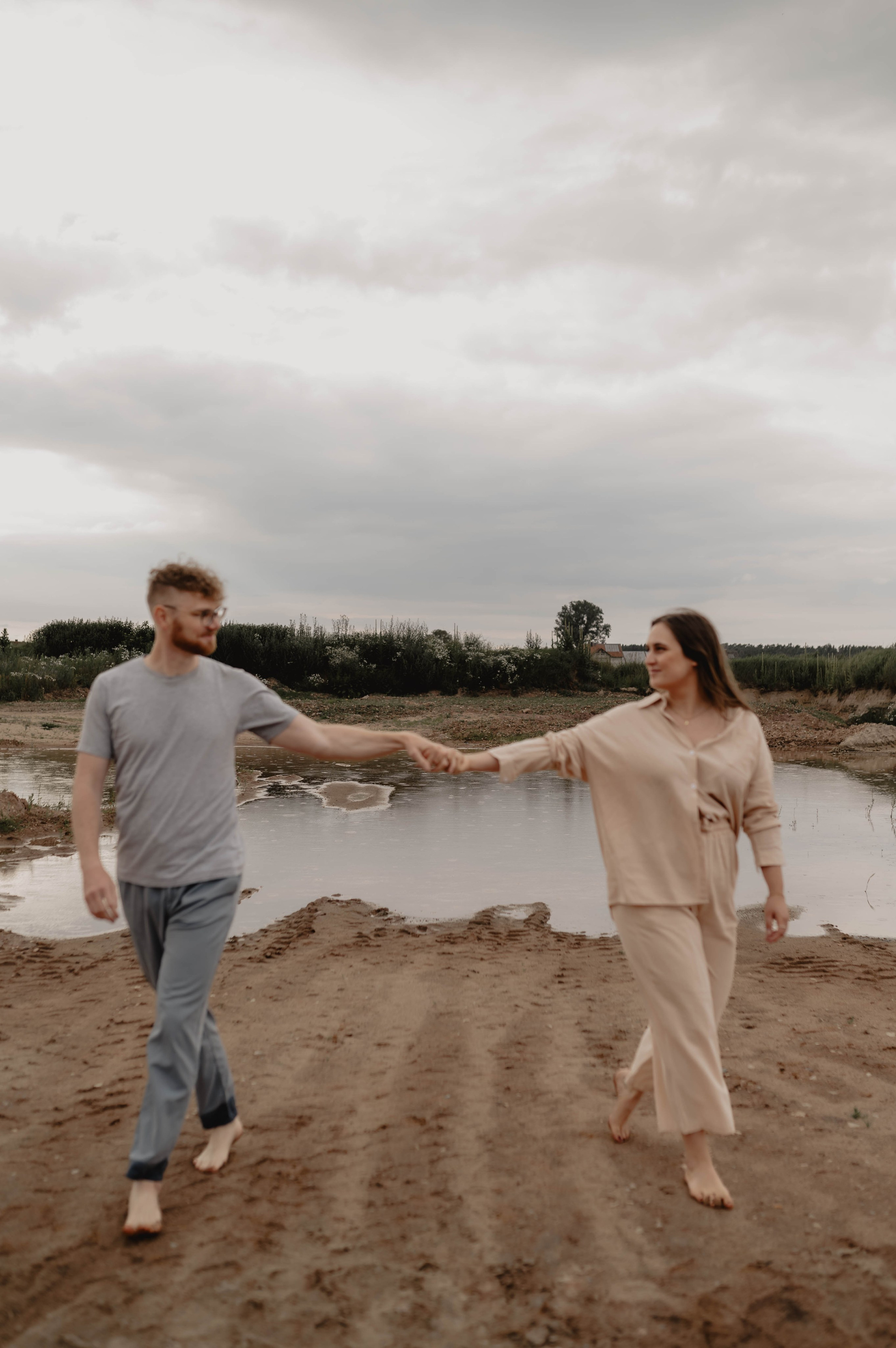 Rain & Sun | Love Story in Wolframs-Eschenbach. Фотограф в Нюрнберге Ирина Менерт из Ансбаха