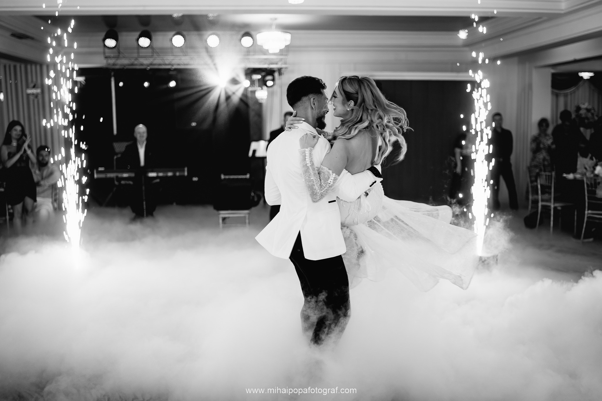 Fotograf de nuntă în Râmnicu Vâlcea | Mihai Popa Fotograf. Fotograf Nuntă & Botez București - Mihai Popa | Dincolo de oameni, imortalizez emoții!