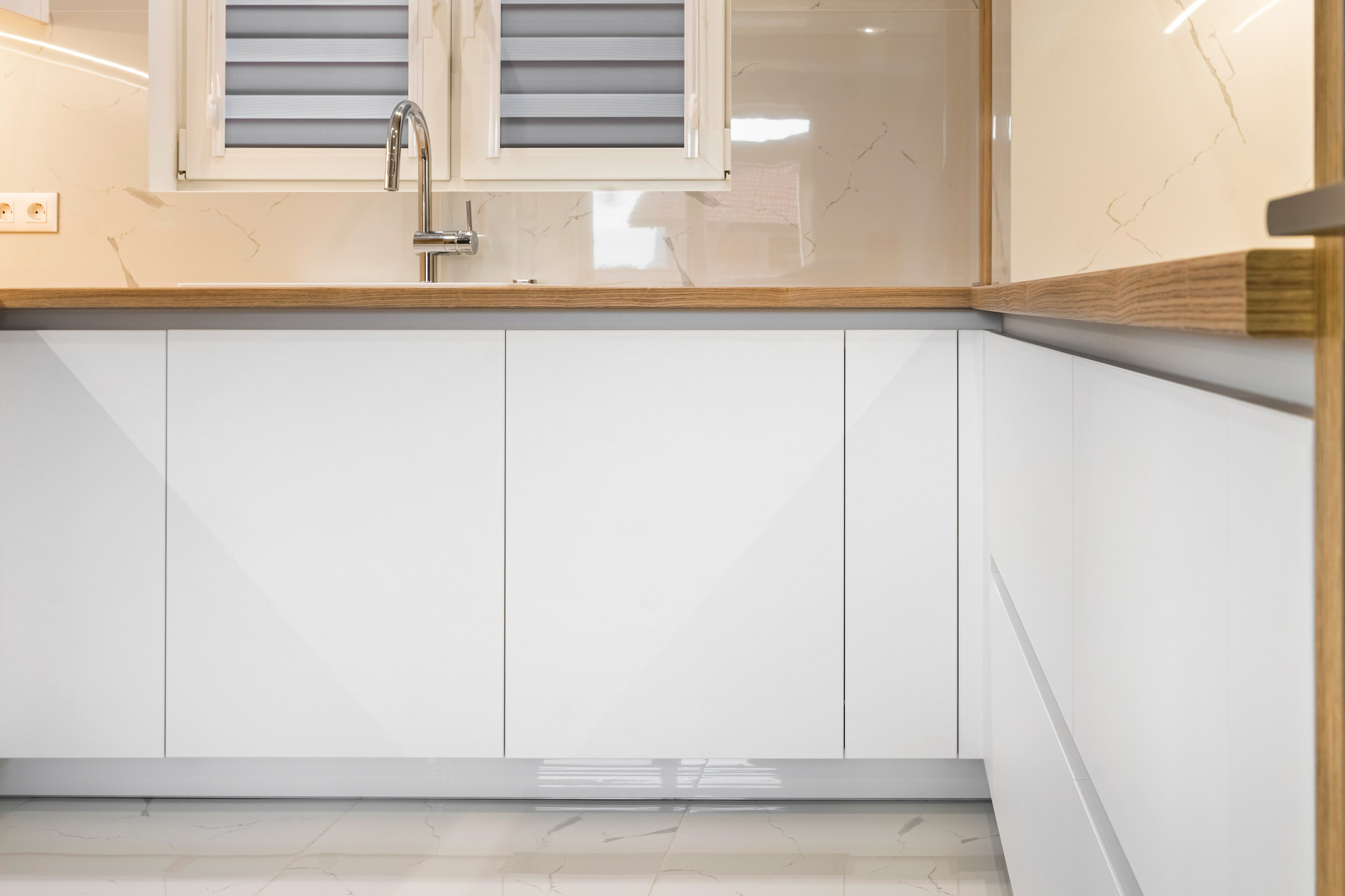 Мебели Русев-цялостно обзавеждане на три етажен семеен дом. Професионален фотограф в Пловдив и областта