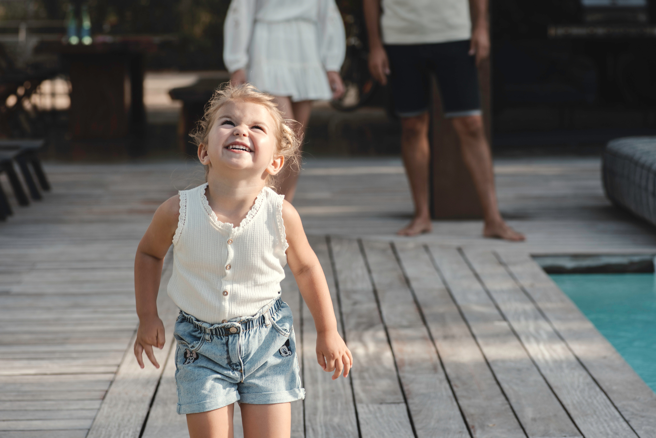 La séance photo professionnelle pour enfants sur la Côte d’Azur. Photographe sur Cote d’Azur. Portraits de familles, couples, enfants, événements