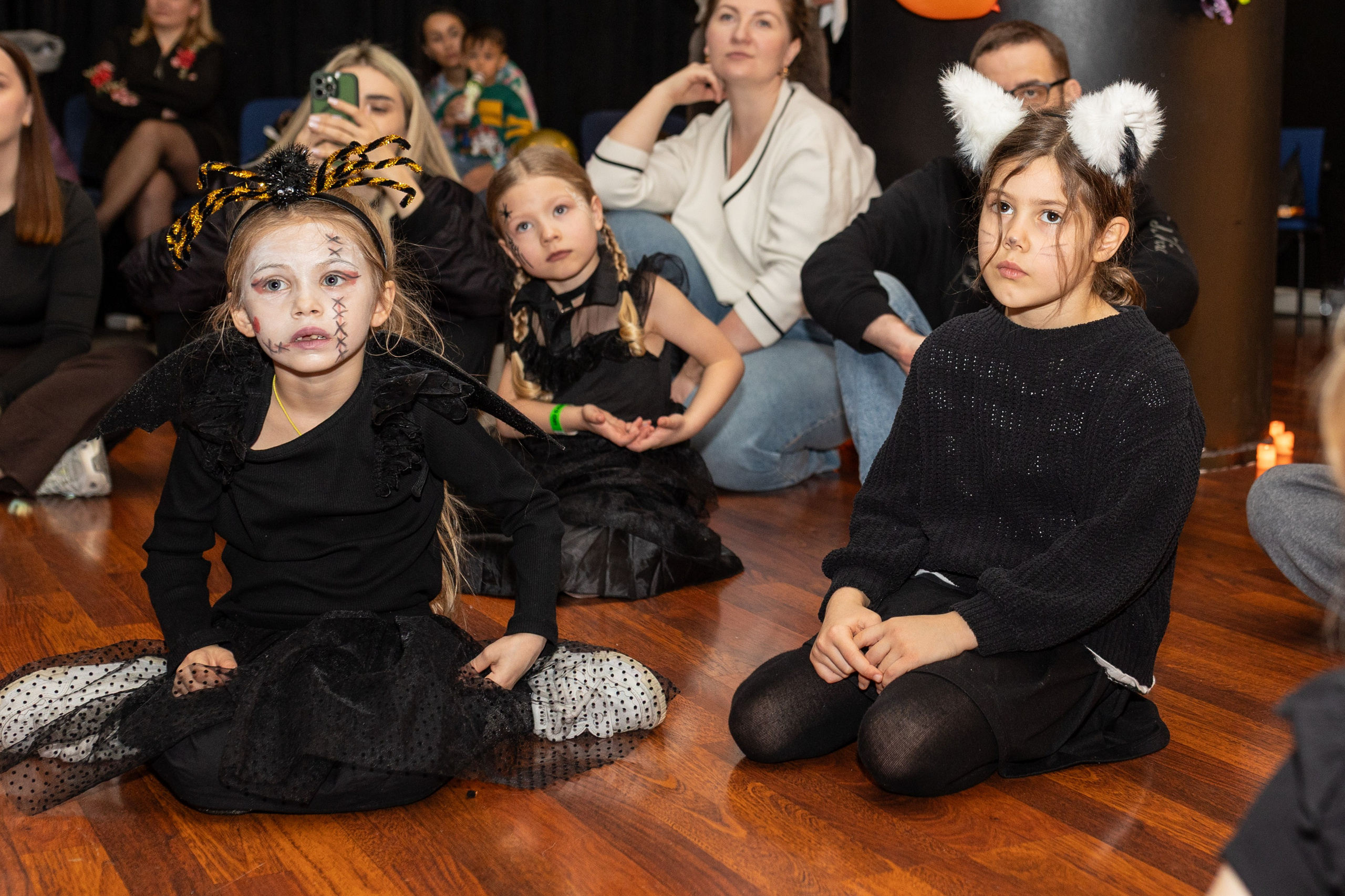 Leo dance studio Helloween 2025. Семейный и детский фотограф в Варшаве Мила Бобровская