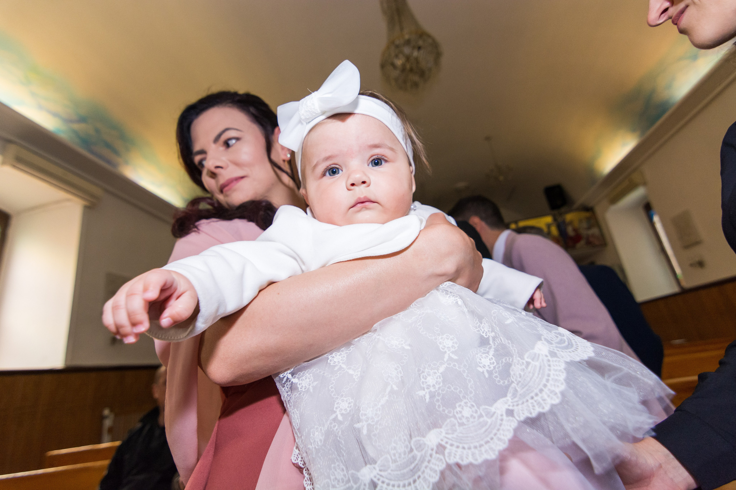  Fotograf botez catolic, sedinta foto biserică, fotografii cu bebe, fotograf profesionist botez Bucuresti, sedinta foto de familie, sedinta foto cu bebe, fotografii la botez acasa, fotografii pregatiri bebe, botezul bebelusului, obiceiuri la botez, fotograf pentru botez, oferta foto botez, fotograf profesionist Bucuresti, botezul.