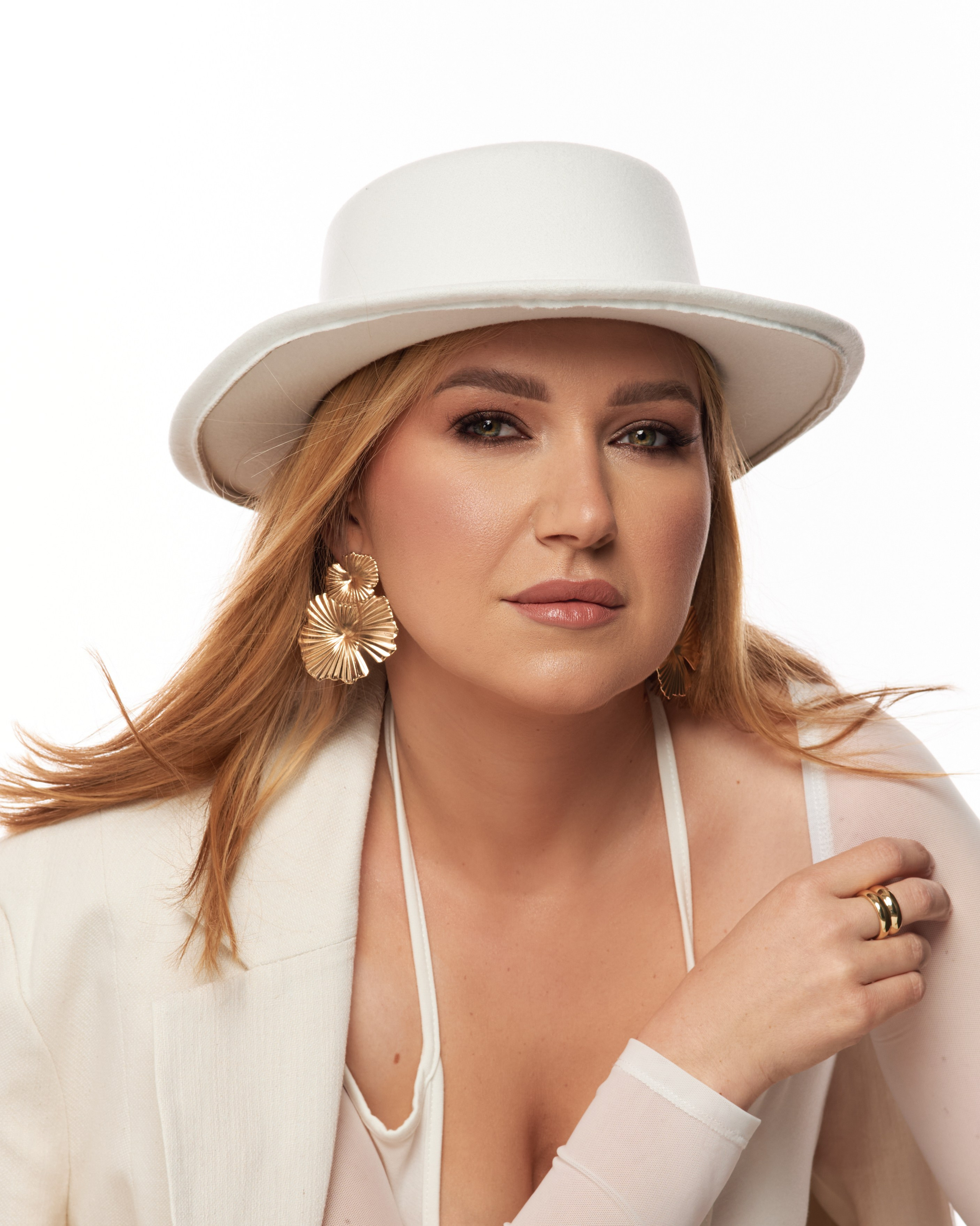 Kreatywna sesja zdjęciowa w studio dla Roksolany – profesjonalne zdjęcia portretowe. Portrait & Fashion Photographer | Сannes, Paris, Monaco, Dubai, Kyiv — - Alisa Postnykova