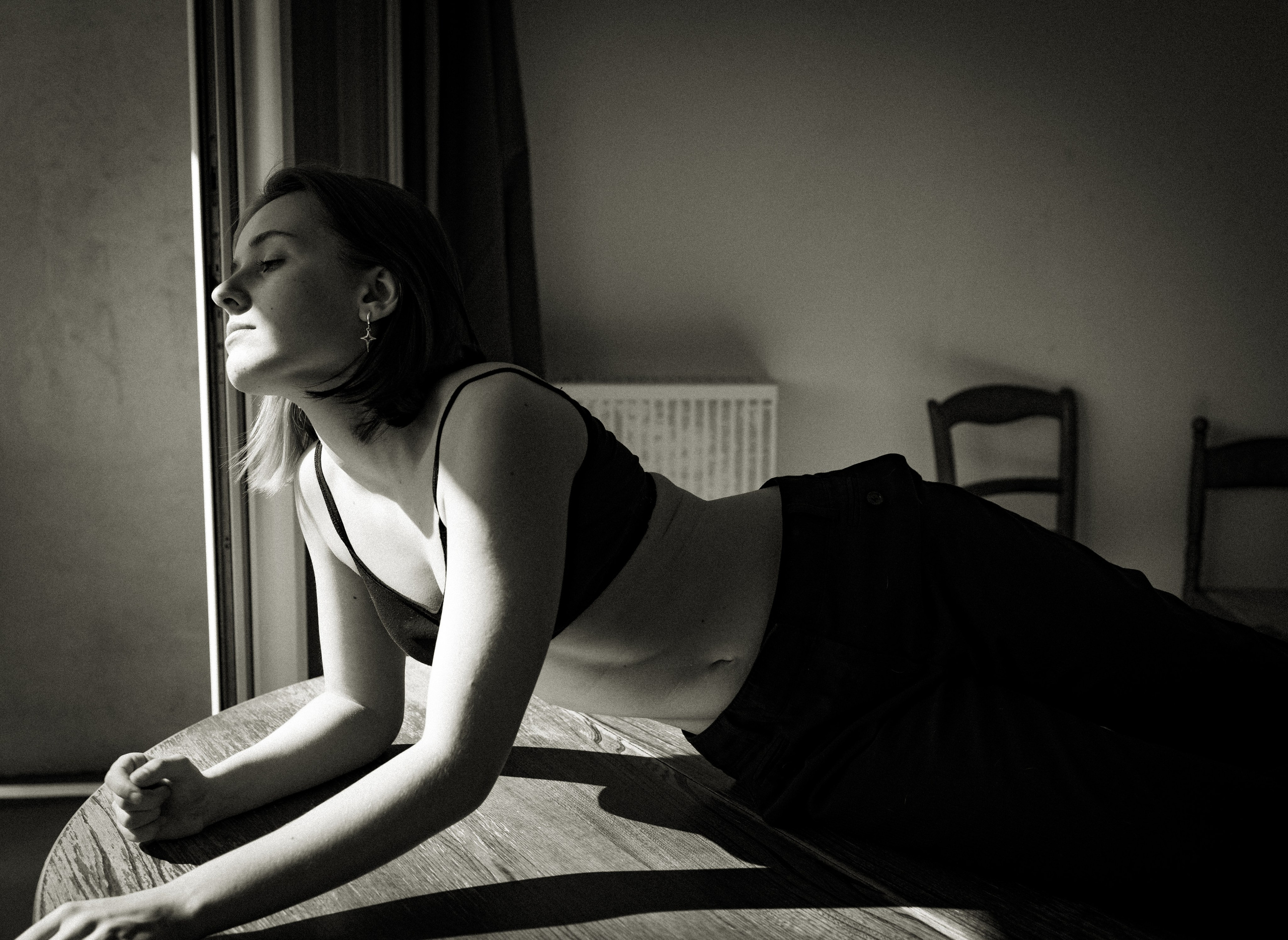 Portrait de femme charismatique. Histoires d’amour, séances photos de famille et de mariage en France