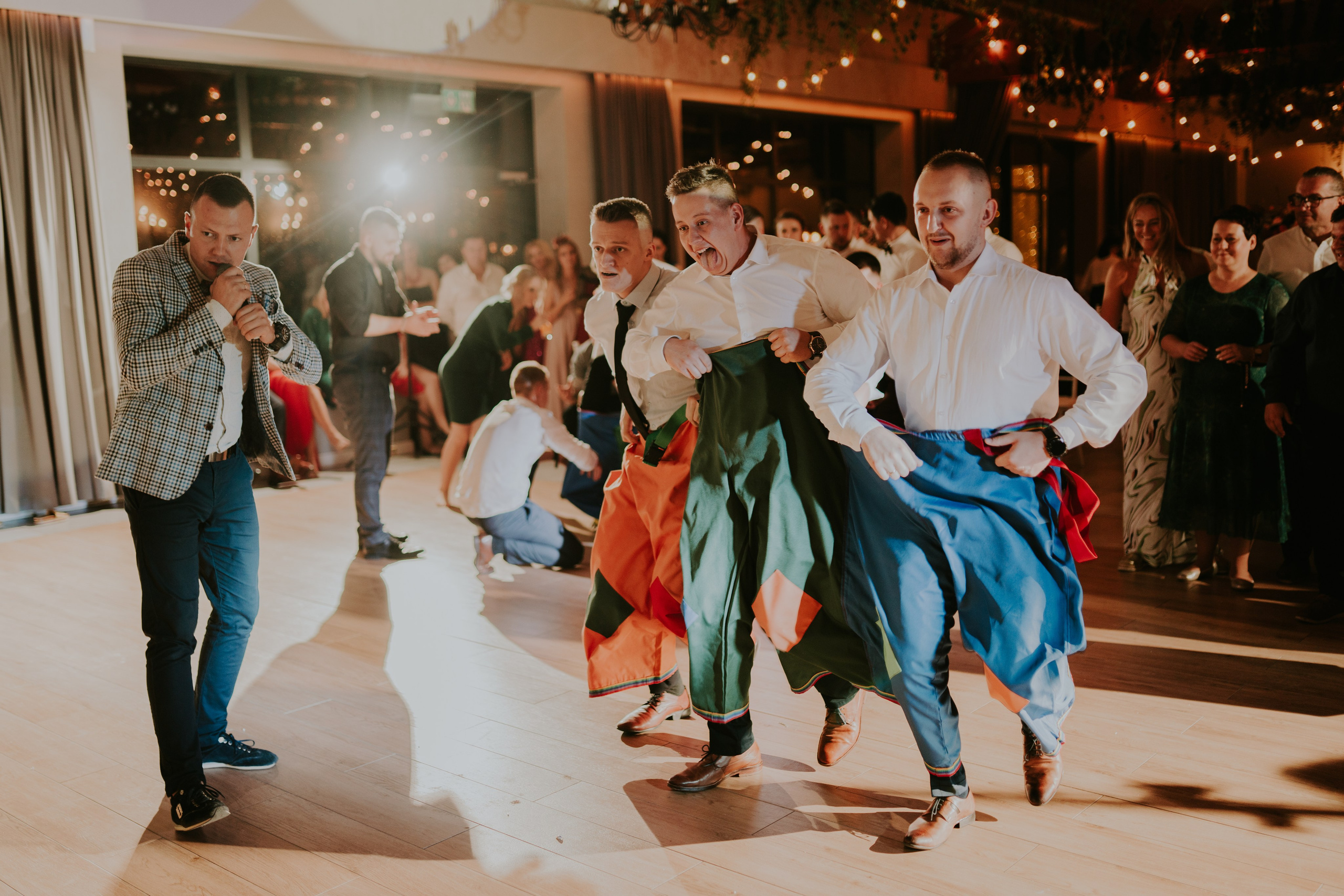 Sala Koralowa w Jaworzu: Opowieść o ślubie Nikoli i Kacpra. Karkowskafoto - fotografia miłości
