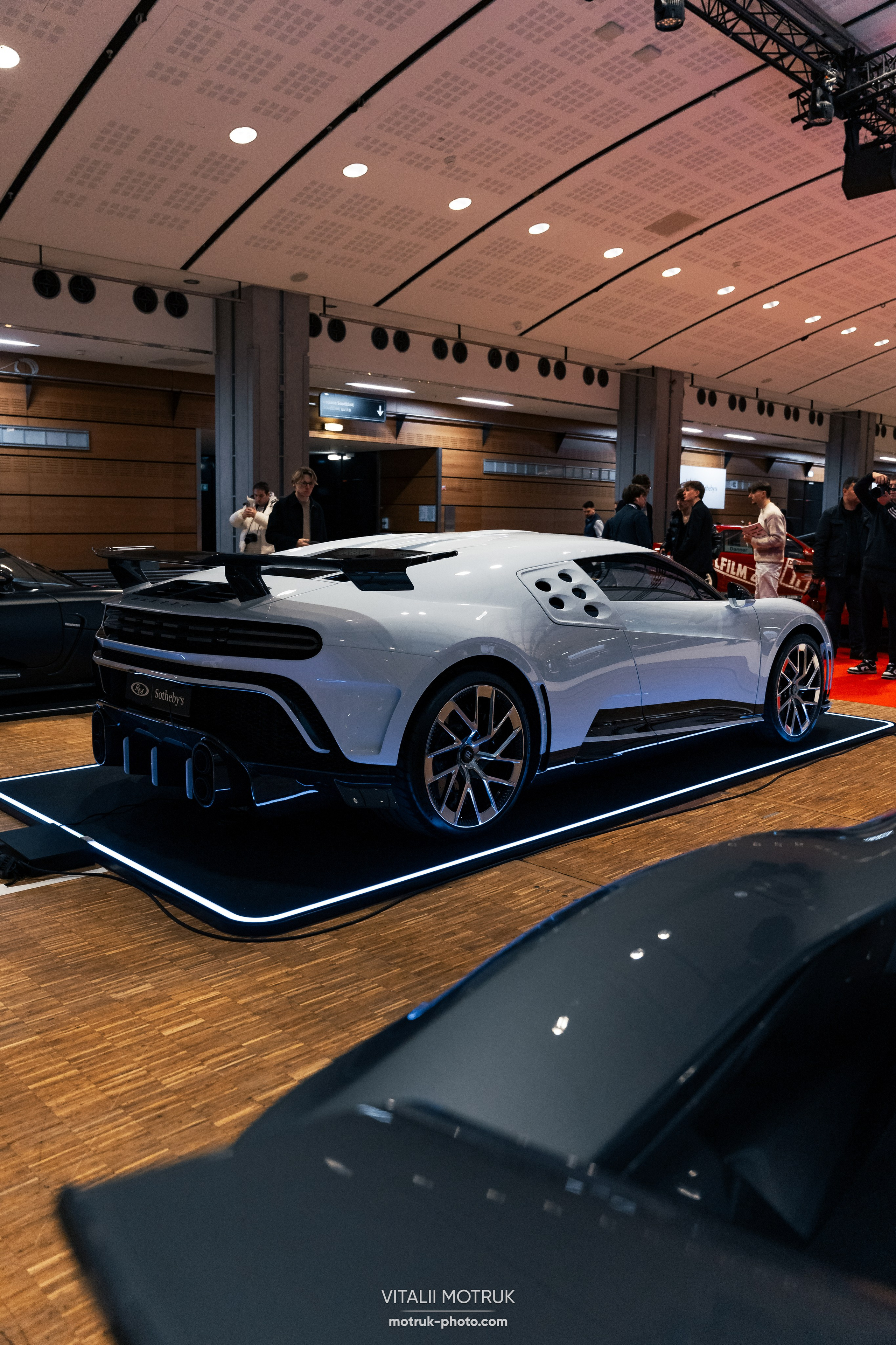 RM Sothebys 2025. Photographe de voitures à Paris — Vitalii Motruk