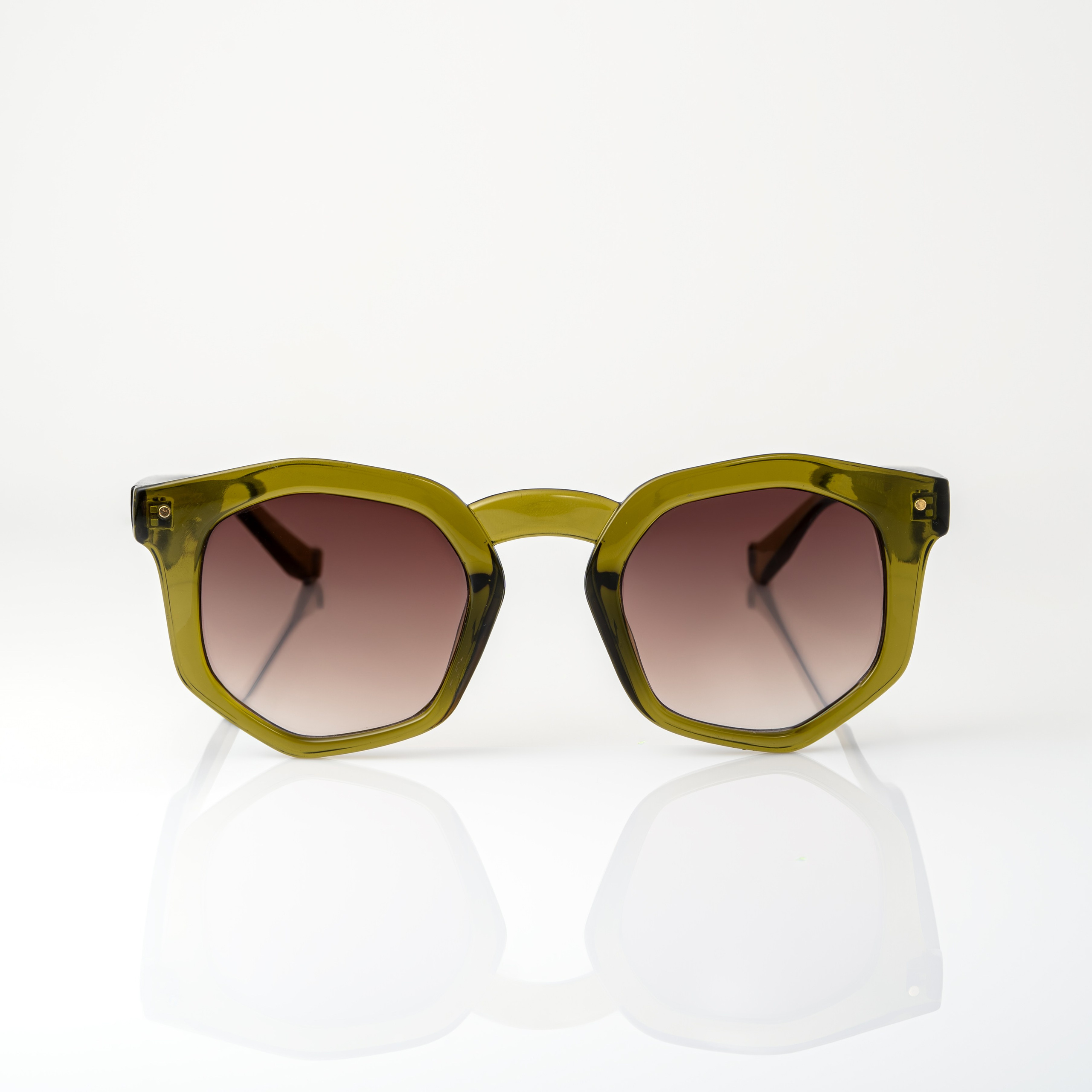 High-resolution photo of women's fashion accessories