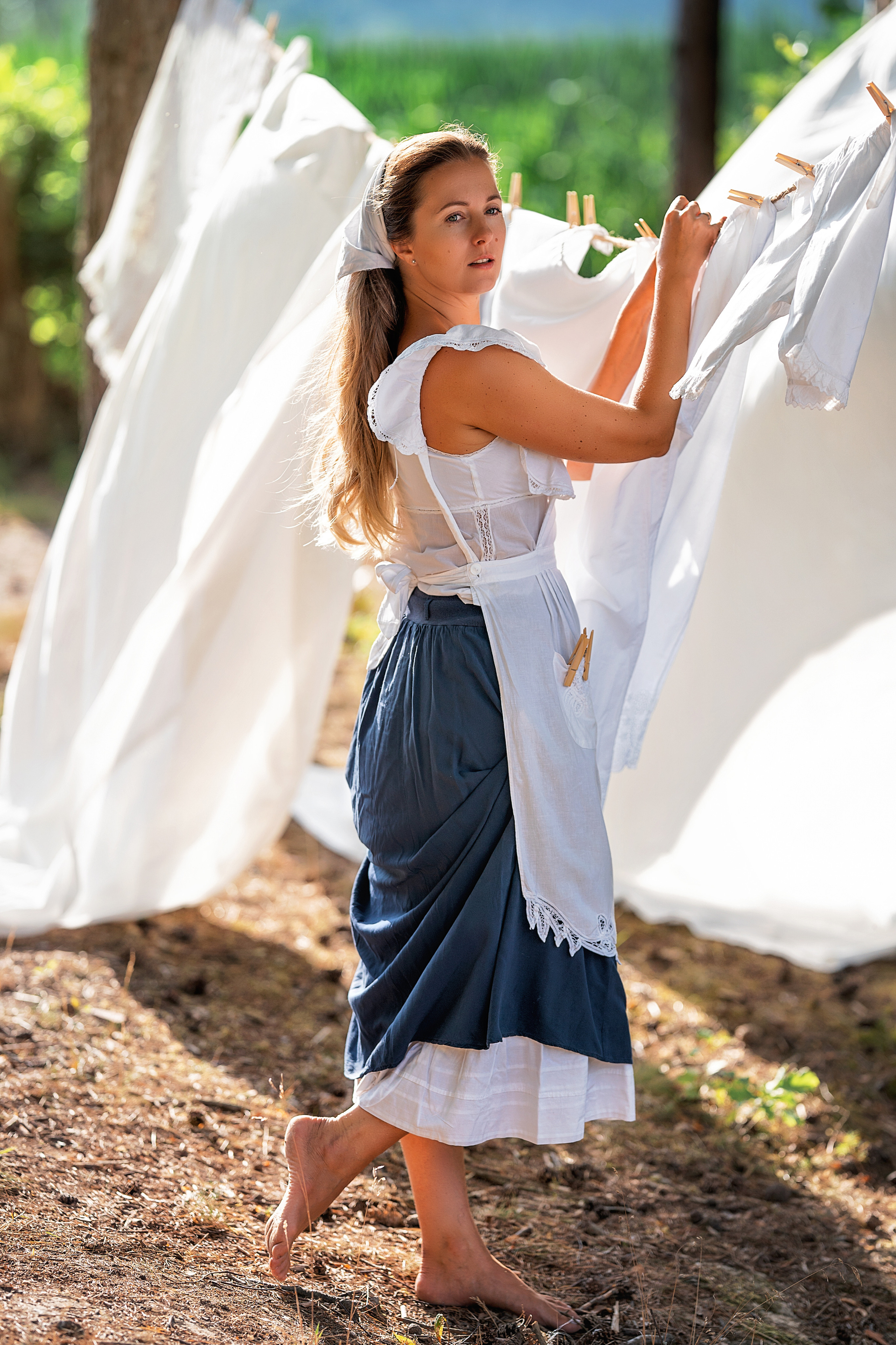 Laudry at the lake. Family, Lifestyle and Portrait photograher in Trier, Germany