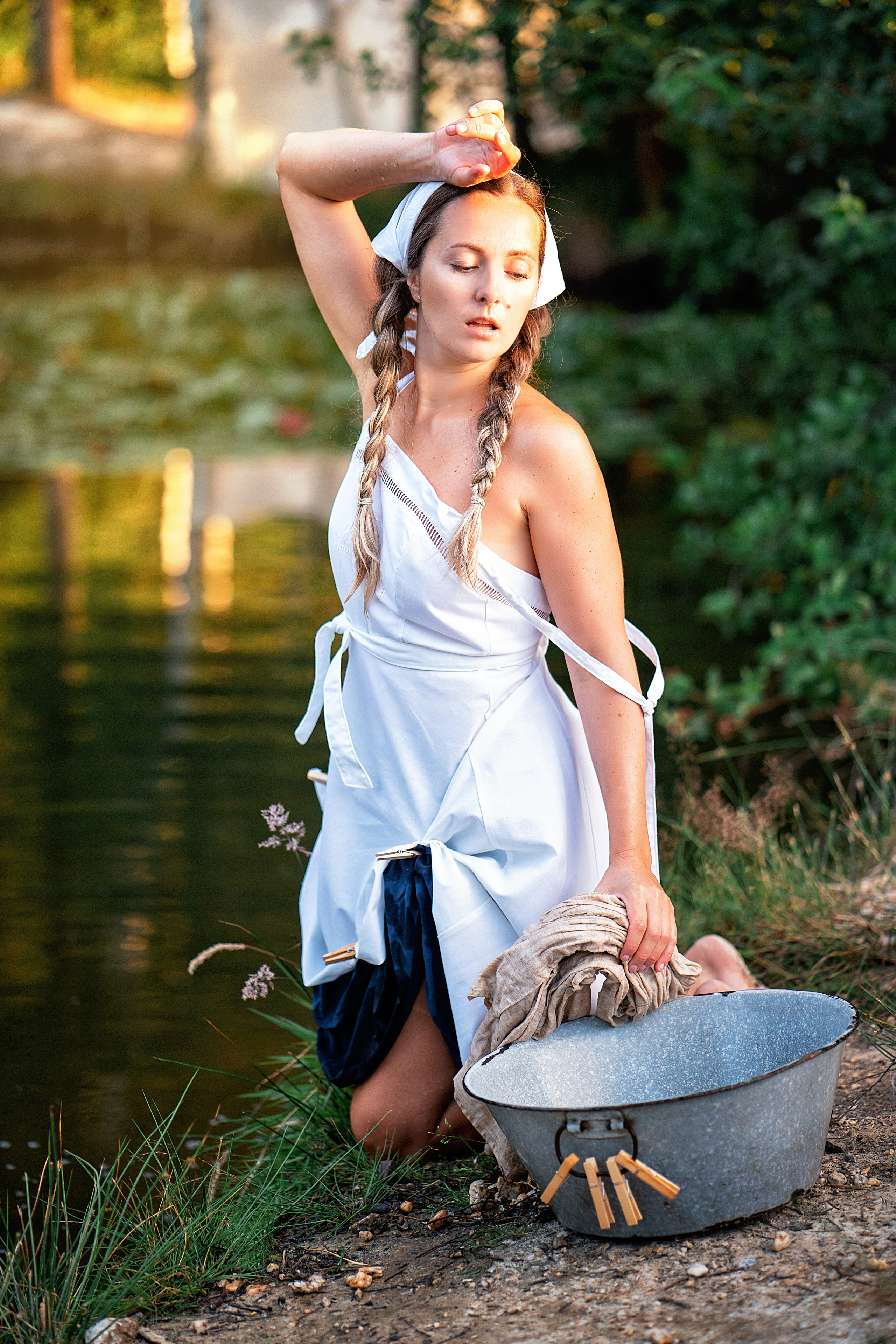 Laudry at the lake. Family, Lifestyle and Portrait photograher in Trier, Germany