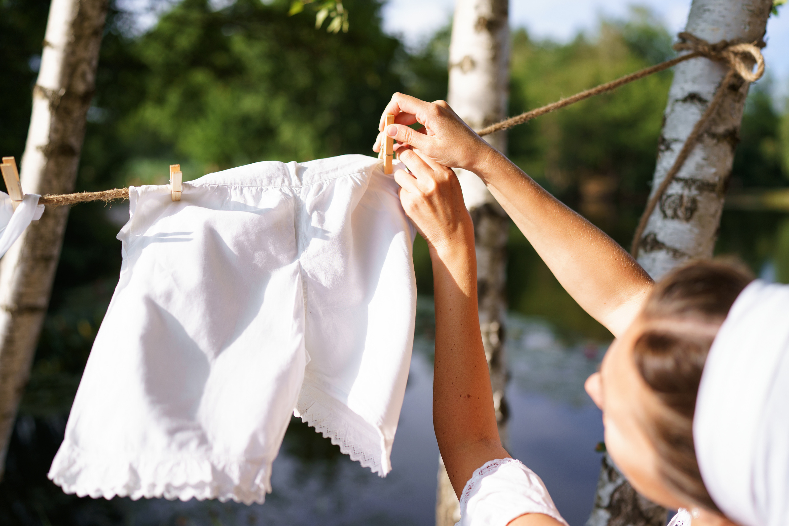 Laudry at the lake. Family, Lifestyle and Portrait photograher in Trier, Germany