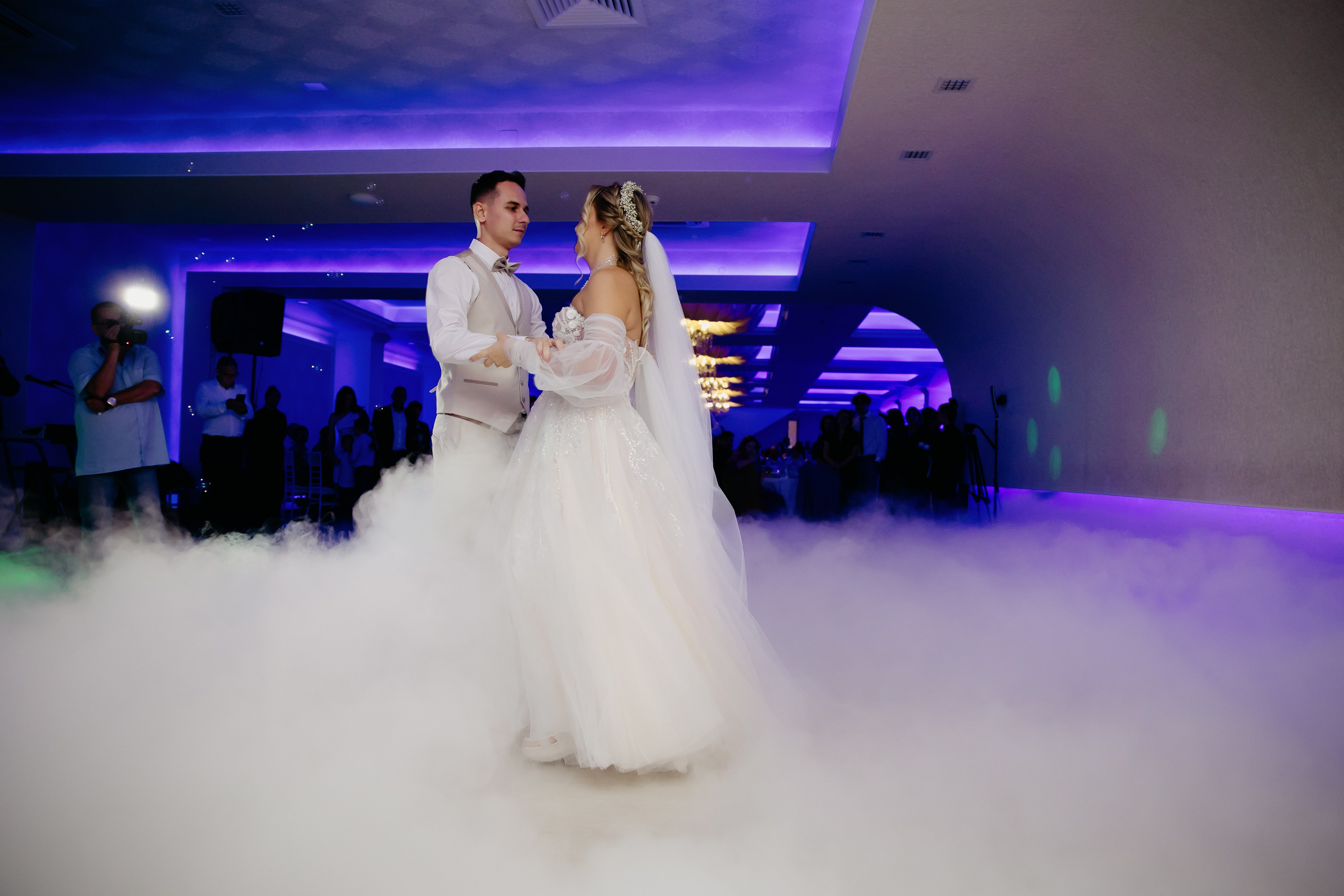 Nunta Targu-Jiu. MDimaFotoStudio. Fotograf de nuntă, evenimente private și de familie