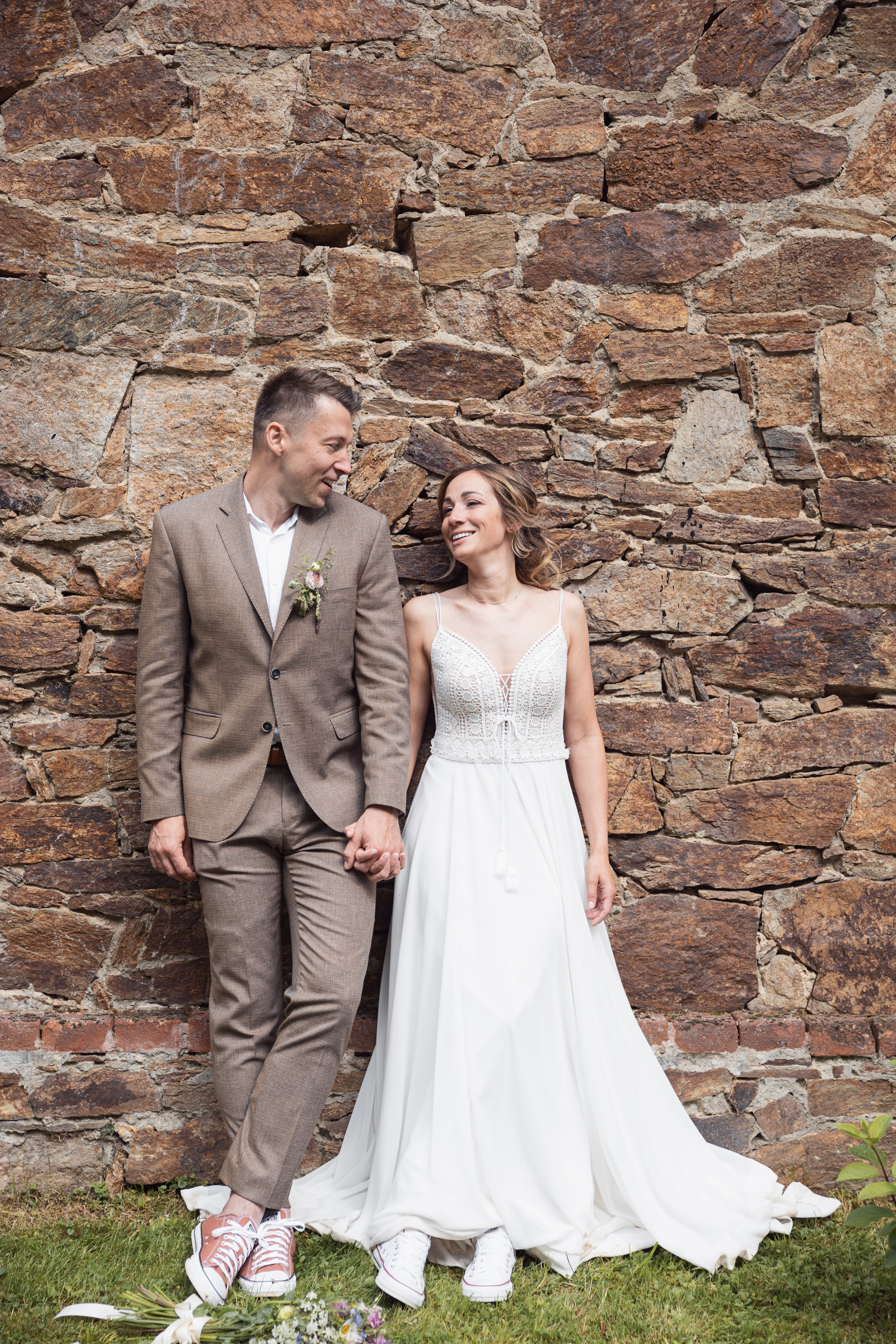 Bride and Groom Photoshoot. Lifestyle and Family Photographer in Pisek Oxana Telupilova