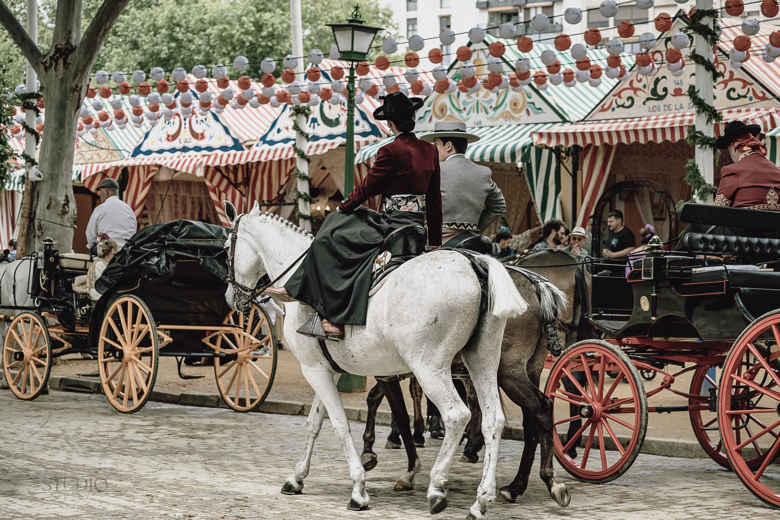 Sesión de fotos en feria de Abril de Sevilla. Inicio
