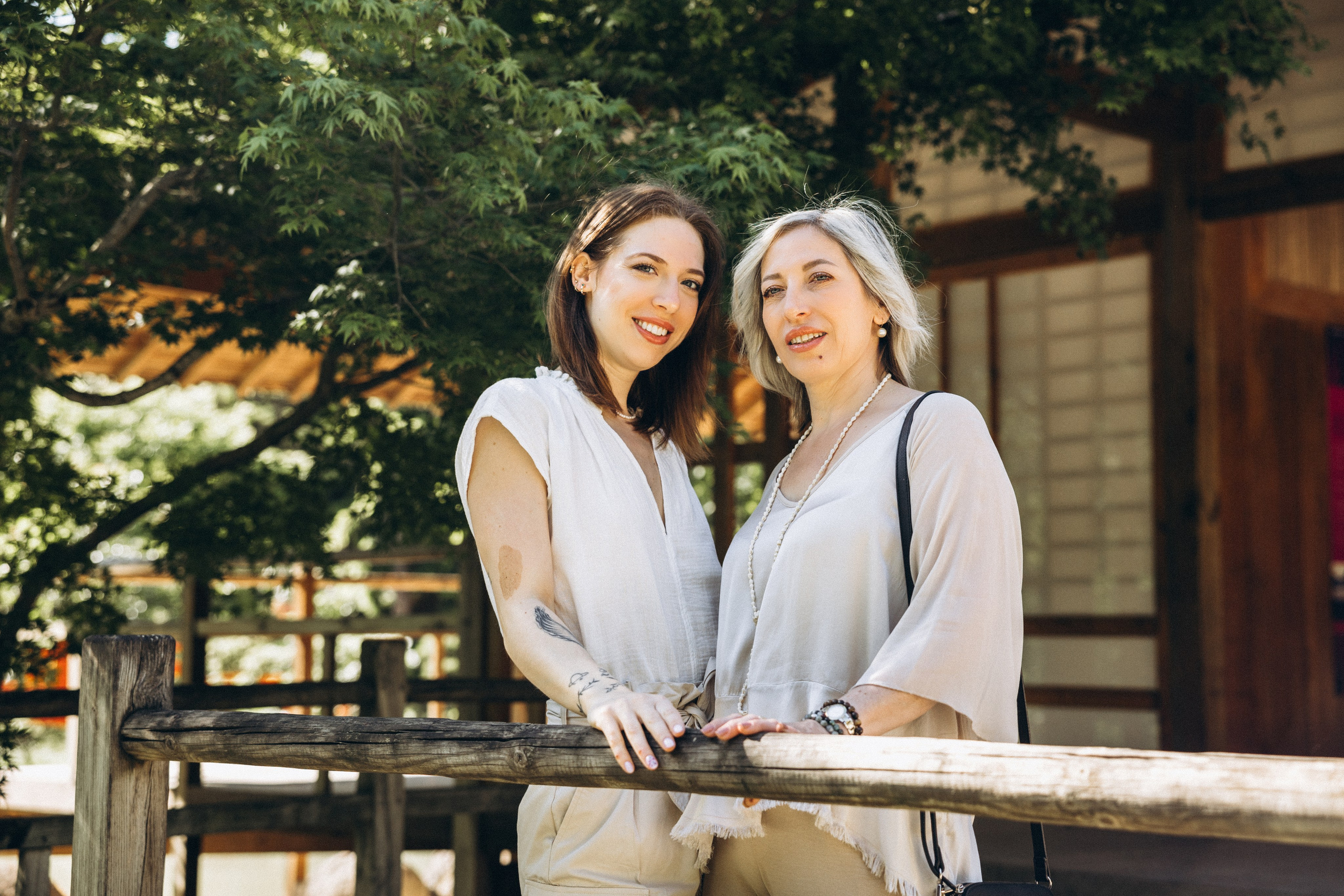 Mother-daughter photoshoot at Jardin Japonais de Toulouse. Eugénie Smirnova — Photographe à Toulouse et dans le Sud-Ouest