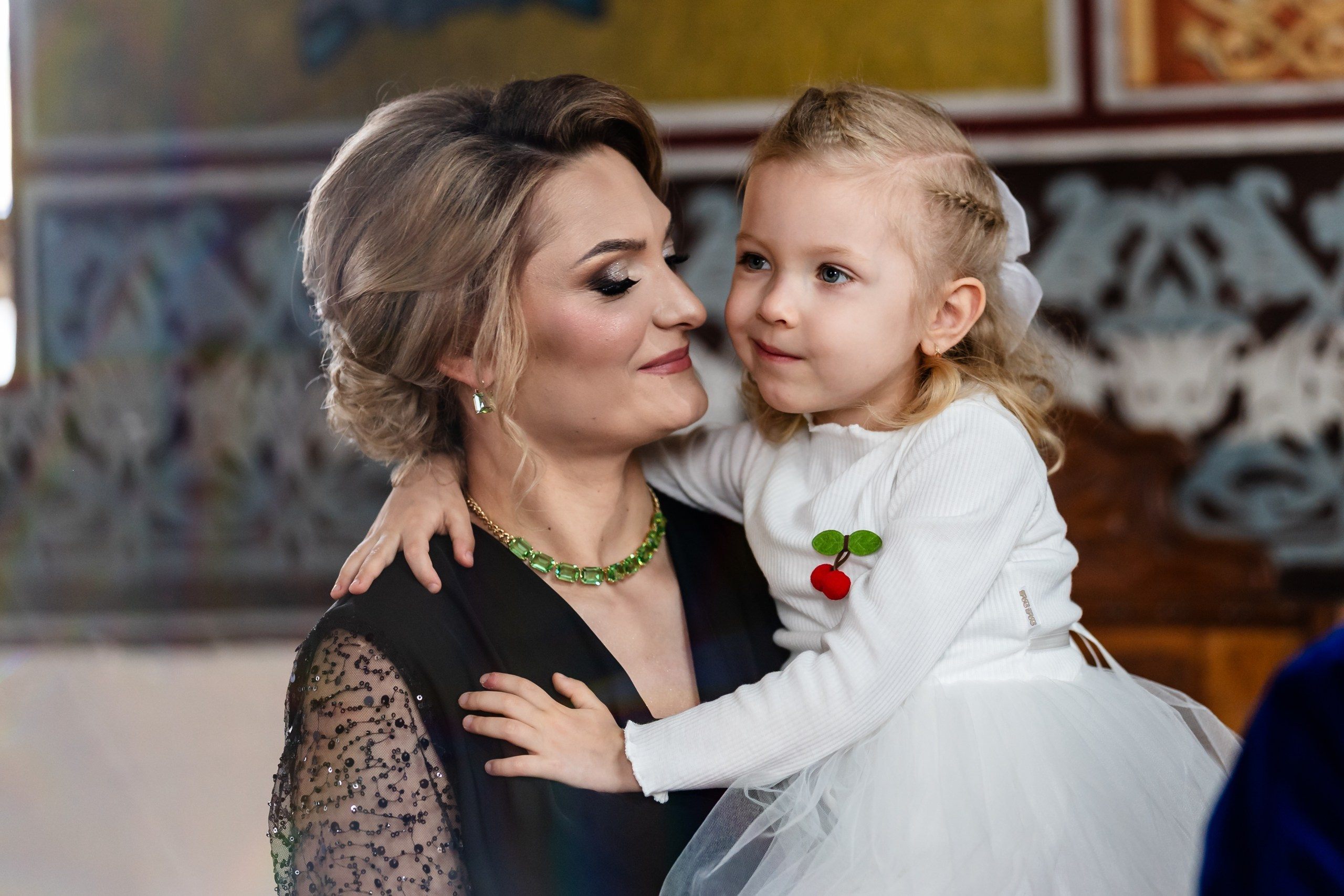 fotograf botez , fotografie botez Botoșani, fotograf Alin Chirilă, amintiri botez, fotografii botez, botez Miruna Parascheva, fotograf copii, fotografie botez în Botoșani-alt="botez , fotografie botez Alin Chirilă, amintiri botez, fotografii emoționante botez Botoșani"-- fotografii-botez-bebelus- amintiri-botez-micuț- moment-sfânt-crestinare- fotografie-emotionanta-botez- detalii-botez-bebelusi- parinti-fericiti-la-botez- fotograf-botez-profesionist- botez-in-biserica-ortodoxa- micuț-botezat-cu-emoție- zâmbete-și-lacrimi-la-botez- bebeluș-la-cristelniță- decor-botez-colorat- botez-cu-dragoste-și-credință- emotie-pura-la-botez- fotograf-botez-botosani- botez-iasi-suceava-fotograf- amintiri-nepretuite-botez-- Preotul ținându-l pe micuțul Mathias Gabriel la botez, în biserica Înălțarea Domnului, Copălău  - Detalii de la botezul lui Mathias – lumânare, trusou și icoană  - Familia lui Mathias Gabriel alături de micuț, în ziua botezului  - Portret emoționant cu mama și bebelușul în brațe, în biserică,fotograf profesionist evenimente Botoșani, Iași, Suceava, Fălticeni, Bacău, Pașcani, Roman - AlinoFotoStudio by Alin Chirilă - servicii foto nuntă, botez, cununie, ședințe foto creative, albume personalizate, fotografii emoționante și calitative pentru cele mai importante momente din viață,fotograf nuntă Botoșani Alin Chirilă,  ședință foto botez Iași - AlinoFotoStudio,  servicii fotograf profesionist evenimente Suceava,  fotograf cununie civilă Fălticeni - Alin Chirilă,  album foto nuntă personalizat Bacău.“Bebeluș botezat în biserică, ținut în brațe de nași”	•	“Detaliu cu lumânarea de botez decorată cu flori albe”	•	“Părinți emoționați alături de copilul lor la ceremonia de botez”	•	“Masa festivă de botez cu decor tematic și tort personalizat”	•	“Momentul în care preotul toarnă apă sfințită pe fruntea bebelușului”	“Bebeluș în rochie albă de botez, zâmbind în brațele mamei”	•	“Detaliu cu cruciulița de botez așezată pe o pernă de satin”	•	“Părinți și nași aprinzând lumânările în timpul ceremoniei de botez”	•	“Tort de botez decorat cu figurine tematice și numele copilului”	•	“Copil botezat dormind liniștit în pătuțul decorat festiv”	•	“Momentul în care preotul binecuvântează copilul în fața altarului”	•	“Invitați adunându-se în jurul mesei festive la petrecerea de botez”	•	“Bebeluș ținând în mână o jucărie personalizată primită la botez”	•	“Familie fericită pozând împreună după ceremonia de botez”	•	“Decor tematic cu baloane și flori la locația petrecerii de botez” fotograf Botoșani fotograf evenimente fotograf botez Alin Chirila fotograf alinofotostudio.fotograf botez Amelis Maria, fotografie botez Botoșani, fotograf Alin Chirilă, amintiri botez, fotografii botez, botez Amelis Maria, fotograf copii, fotografie botez în Botoșani,