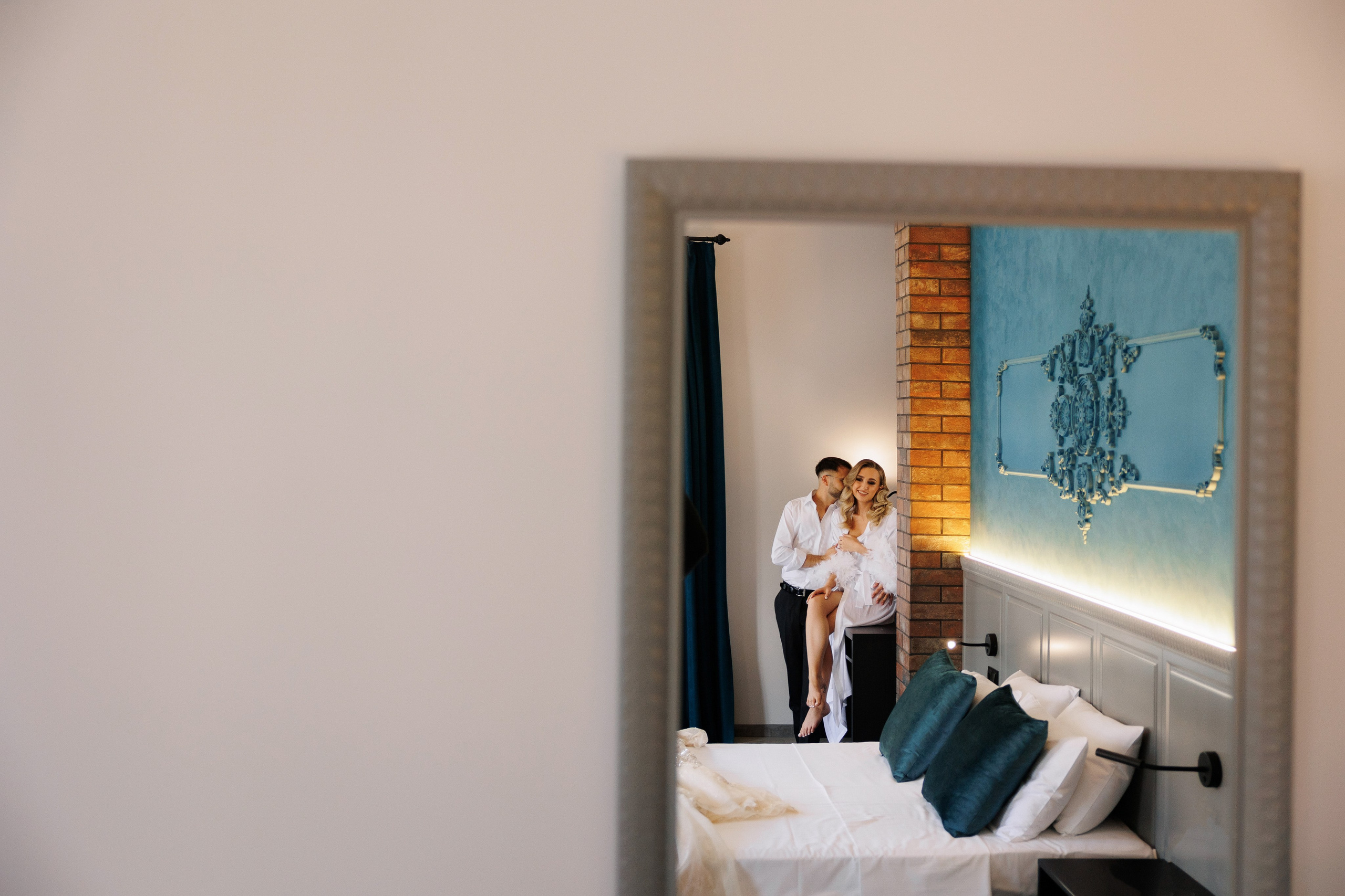 Atingerea e Dragoste. Servicii Foto Video în Chișinău și Europa ID-Brothers