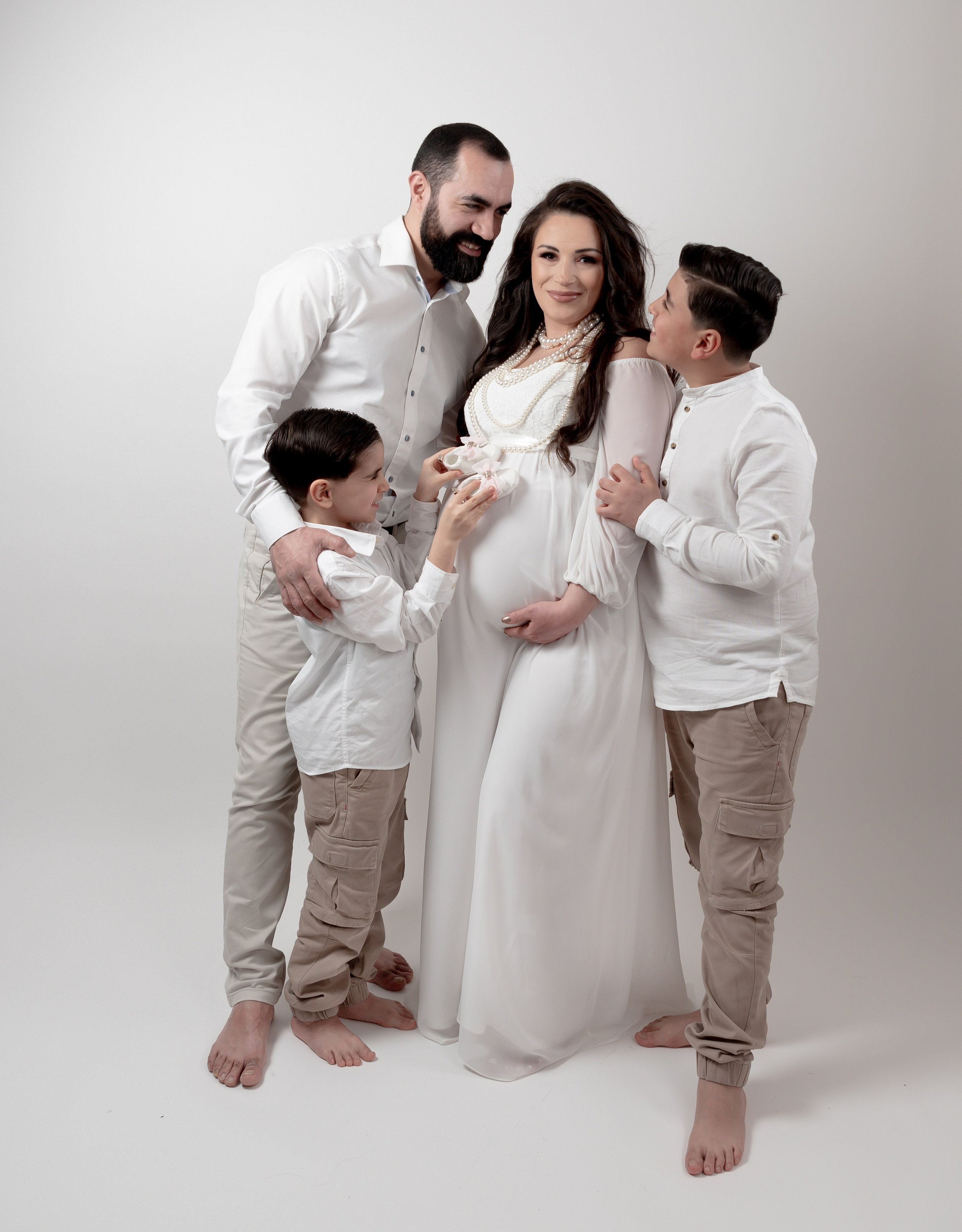 Pregnancy Photoshoot. Professional Photograher, Antwerpen/Belgium