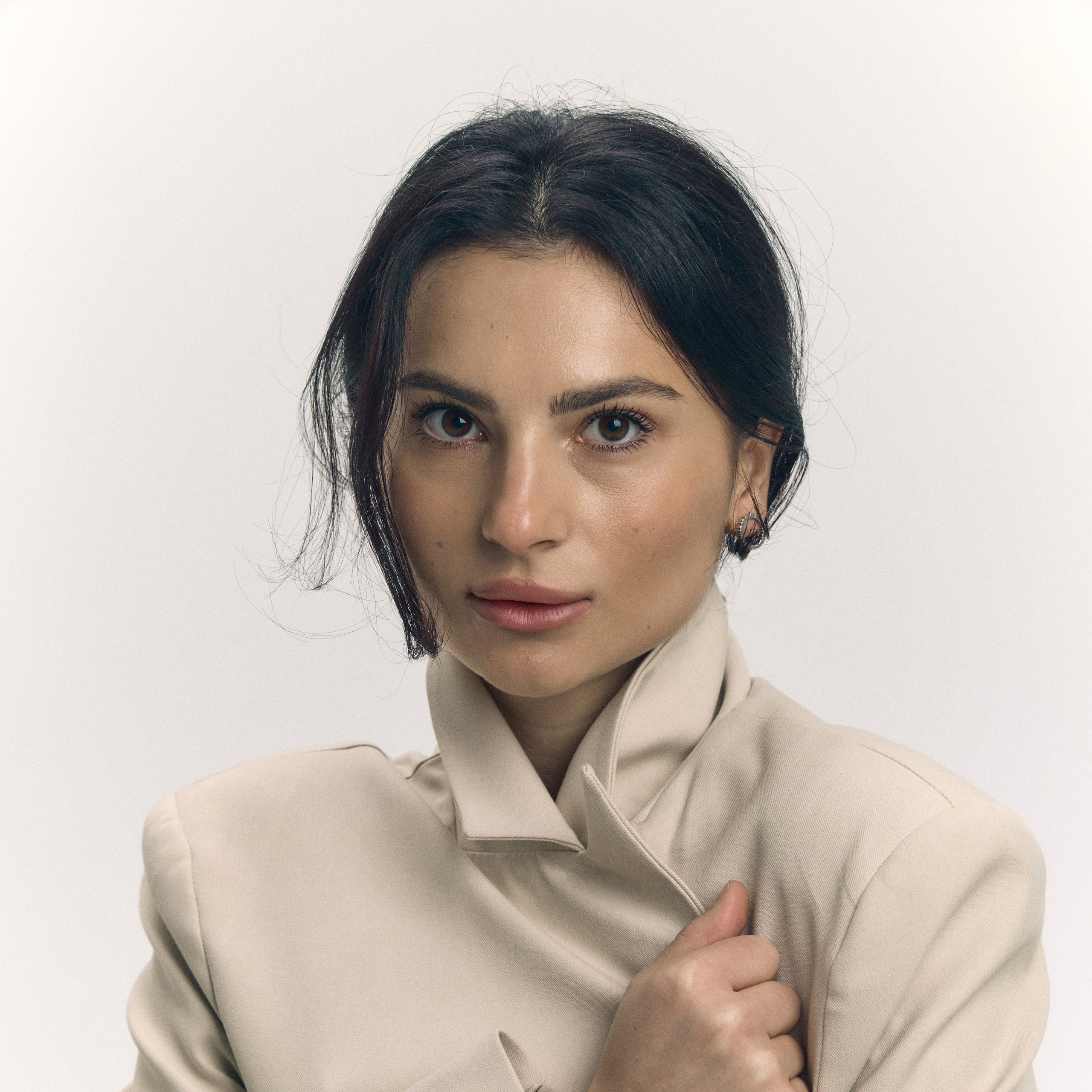 Mihaela. Dmitrii Cretu l Commercial & Product Photography