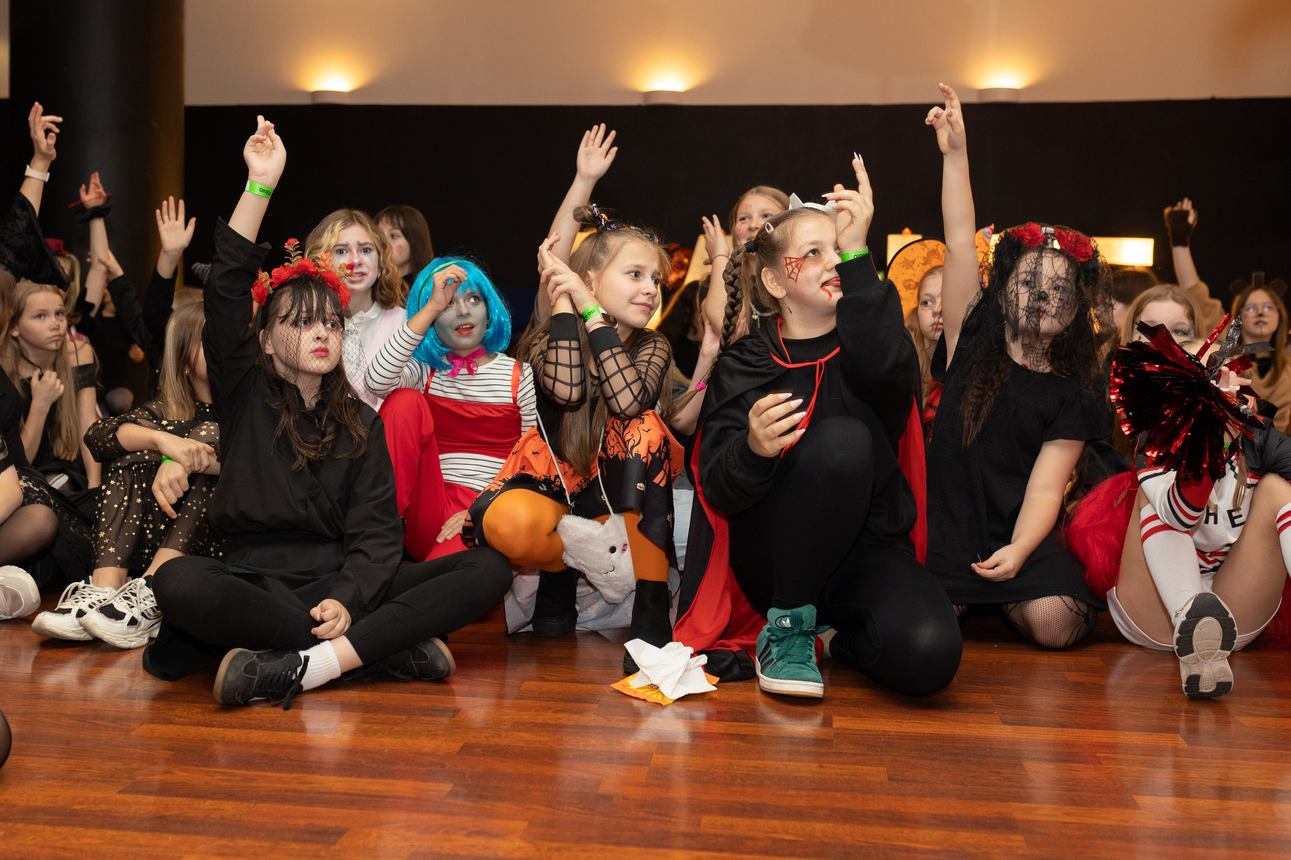 Leo dance studio Helloween 2025. Семейный и детский фотограф в Варшаве Мила Бобровская