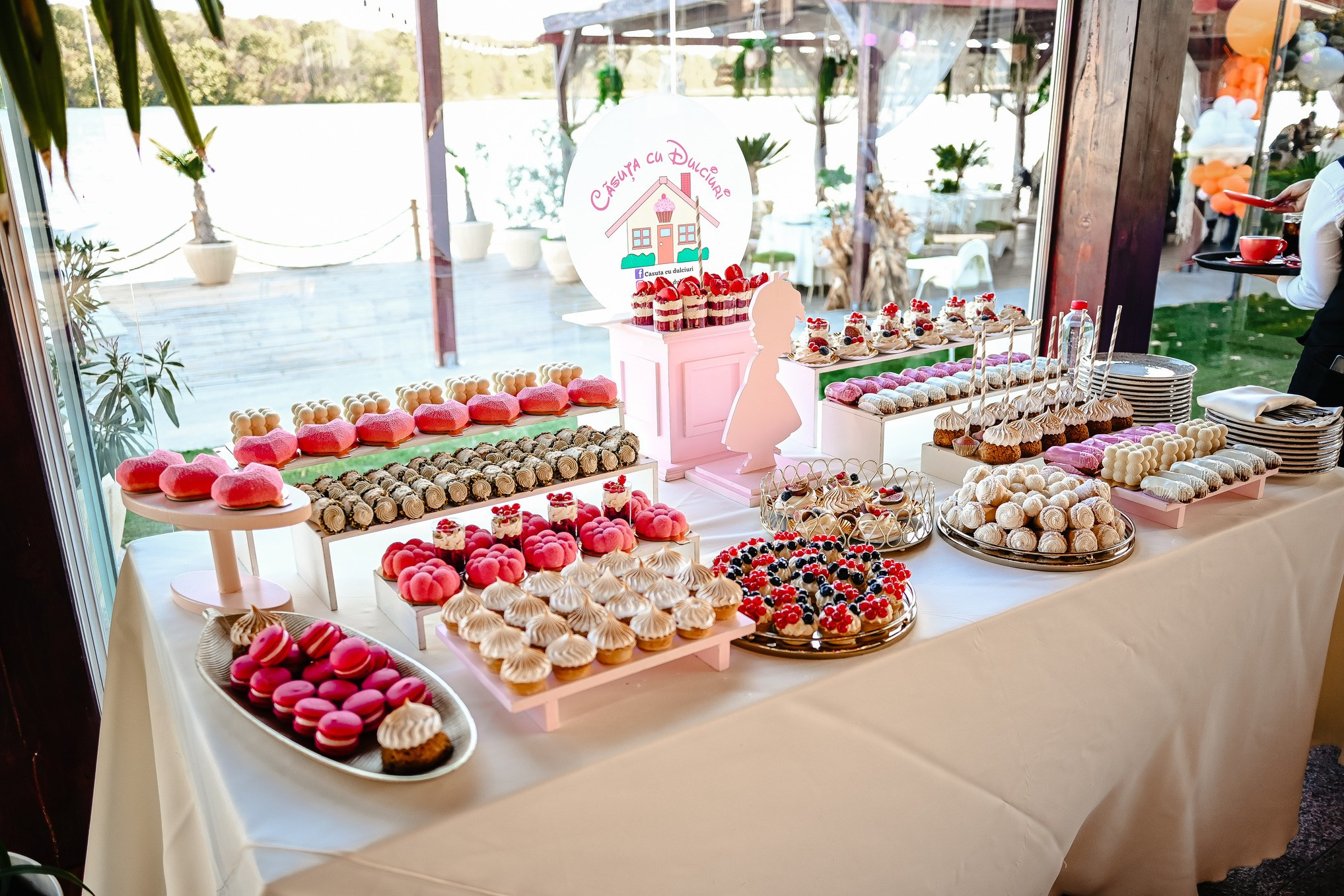 Detalii Candy Bar și tematică personalizată pentru botez – Complex Phoenix Cernica - fotografie Ana Maria Drăgan