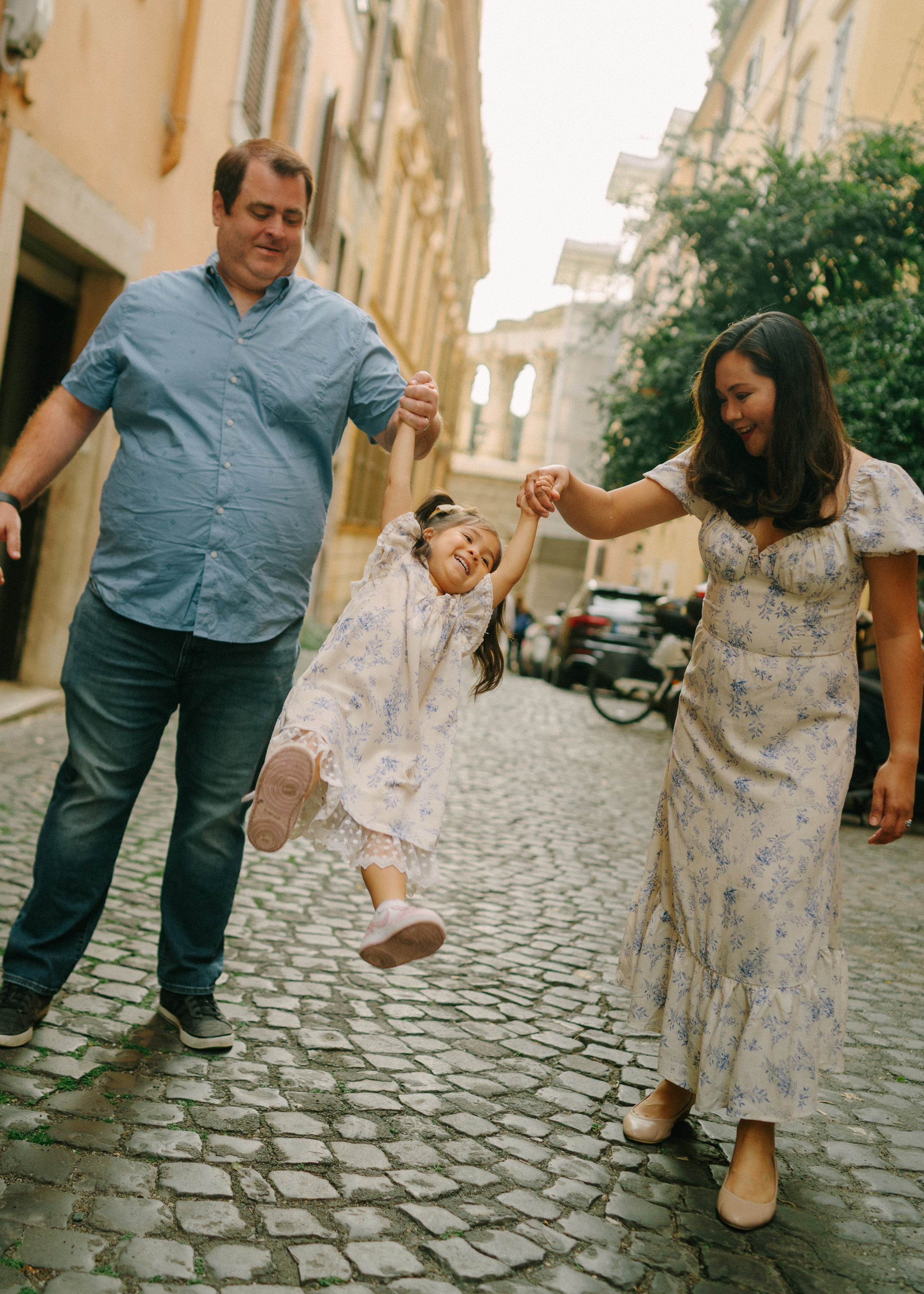 Colosseum Family shoot. Photographer in Rome and Italy. Stas Varych