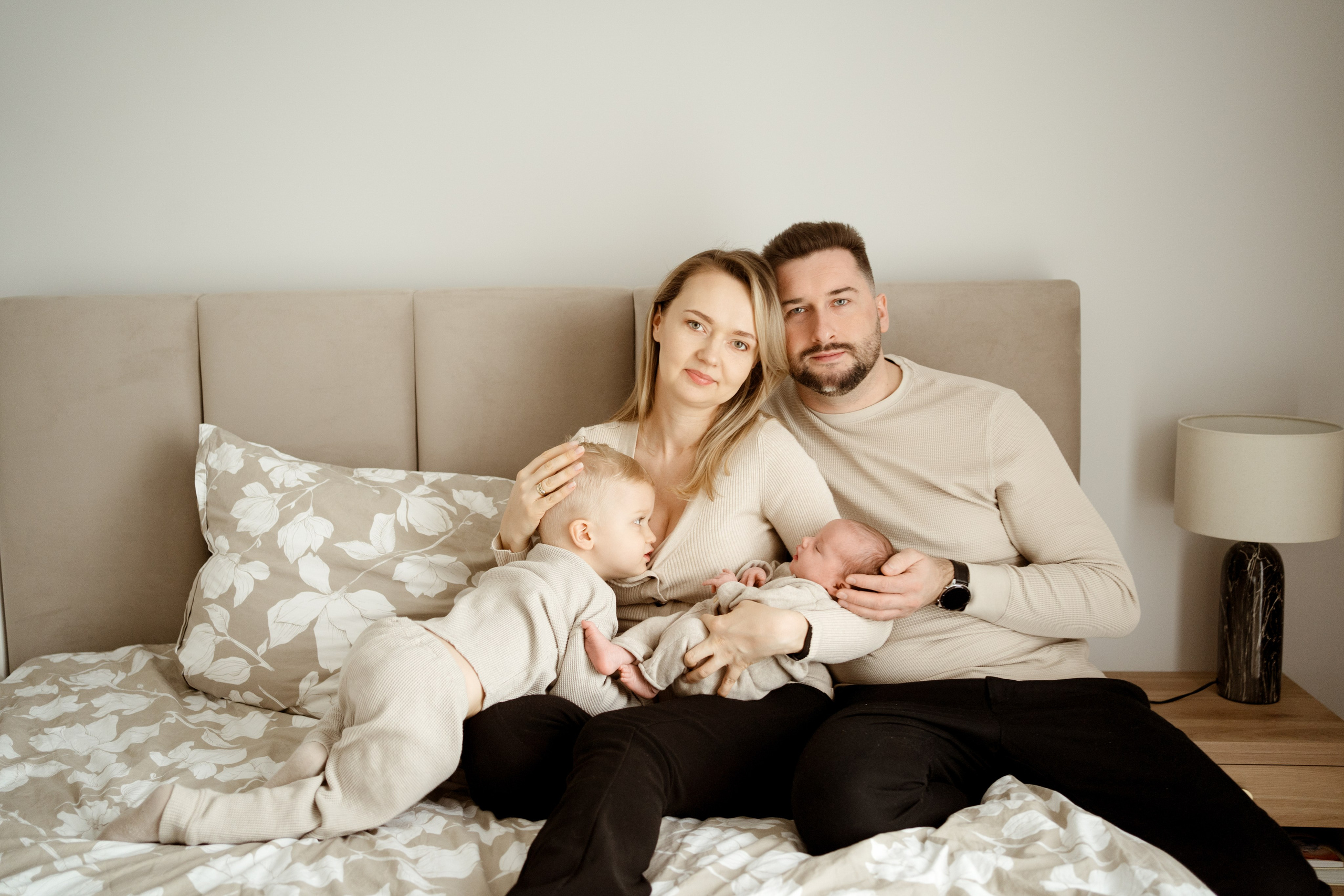 Sesja noworodkowa w domu. Fotograf Łódź - sesja ciążowa, noworodkowa, dziecięca. Studio w Łodzi