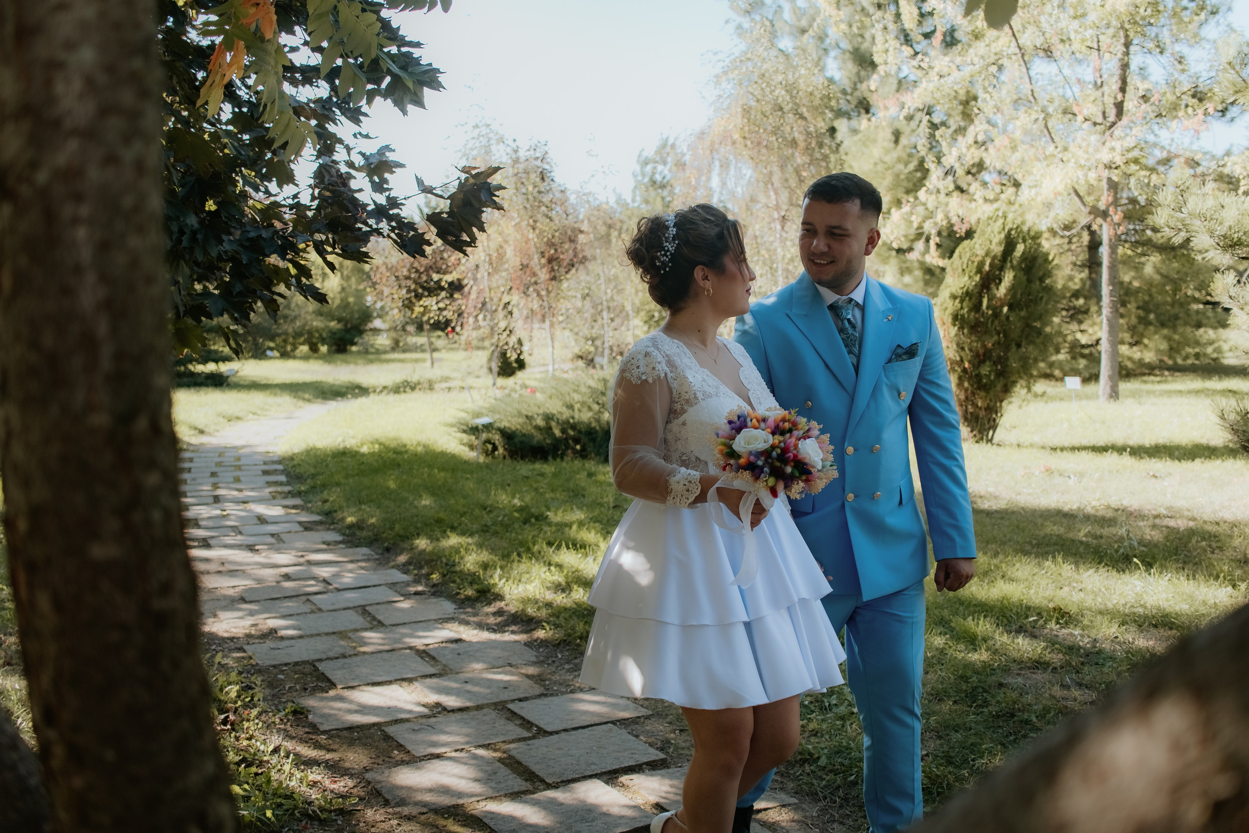 Ramona & Sebi. Fotograf si videograf — evenimente si studio