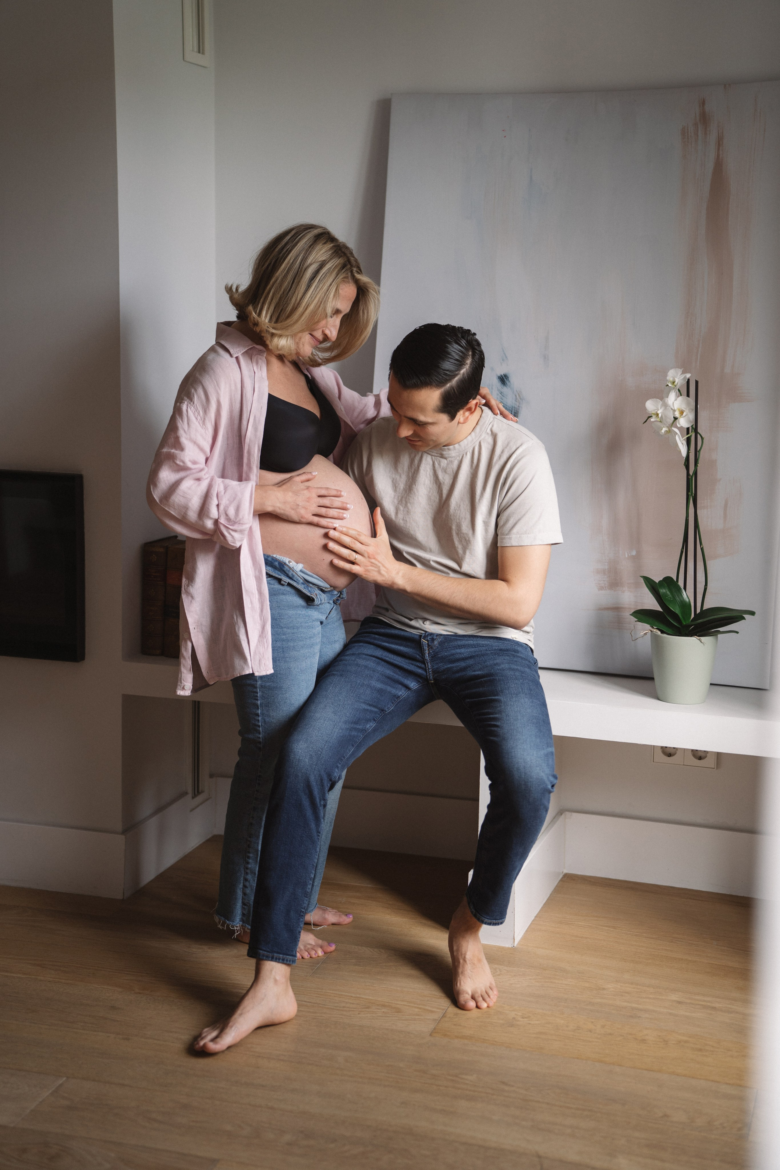 Pregnancy and family portrait photographer. maternity photoshoot. Photographer in Madrid, Spain. Alyona Belyaninova