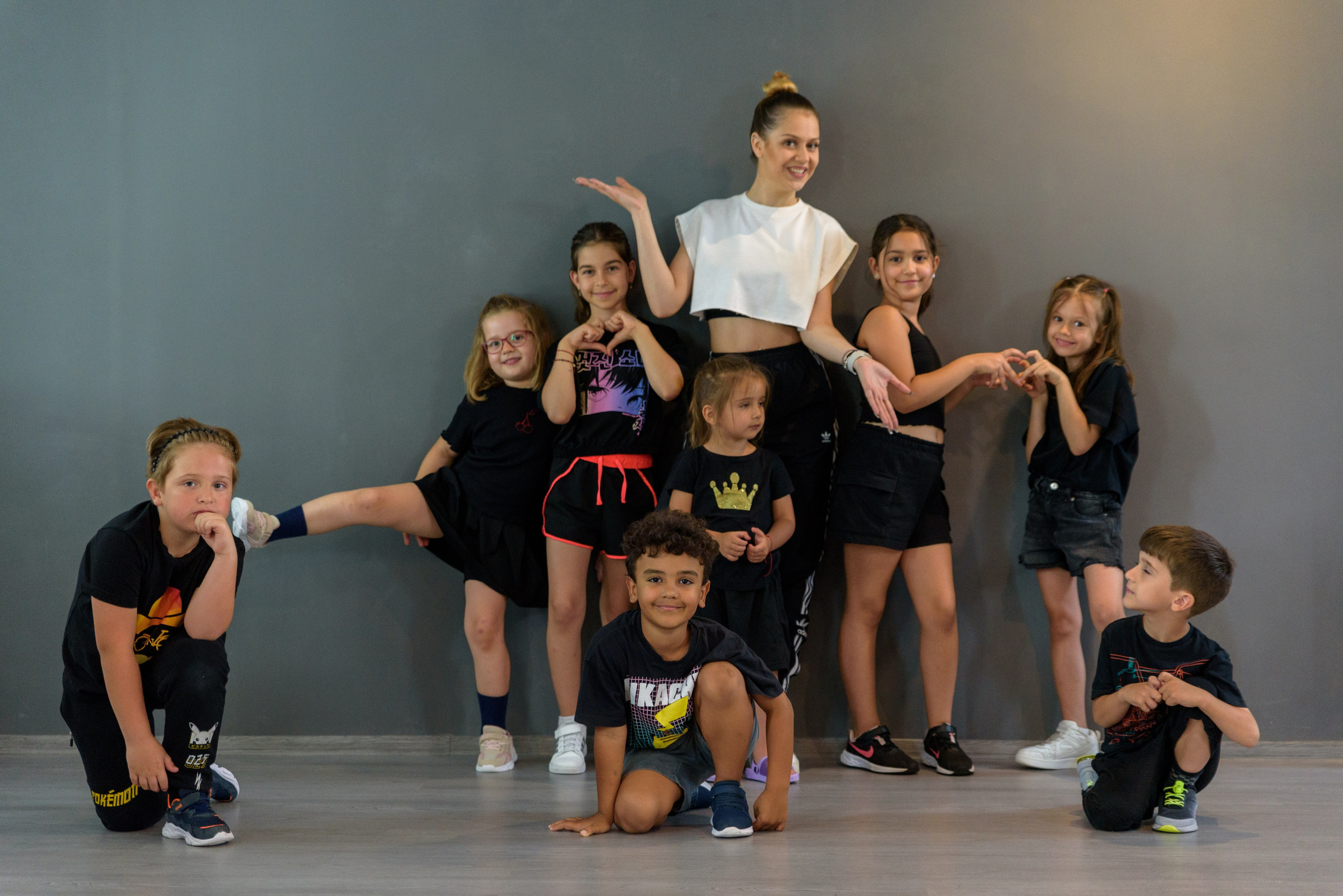 Corporate photographer, business photo session, corporate photographer price, Professional Services for Business Events, Business portraits, photos for events organized by companies, product photography, Bucharest business photos, Bucharest professional photos, Professional portrait photos, embassy events, product launch , fashion photography, fashion photography, workshops