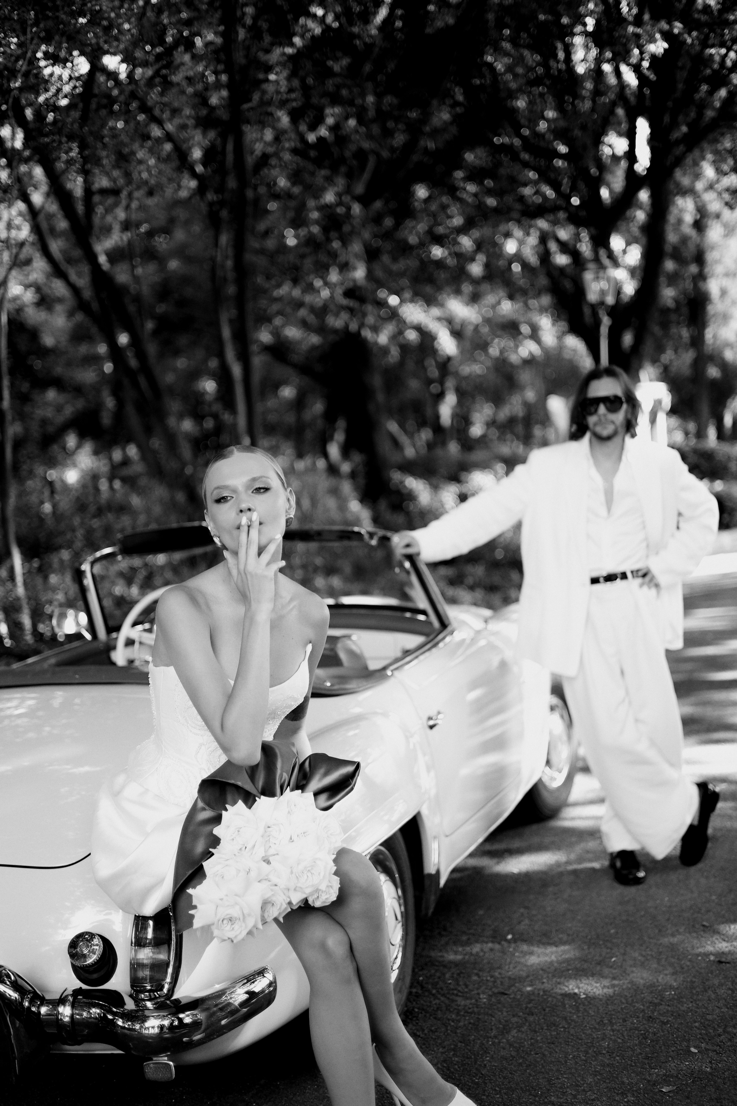 Retro car elopement Italy