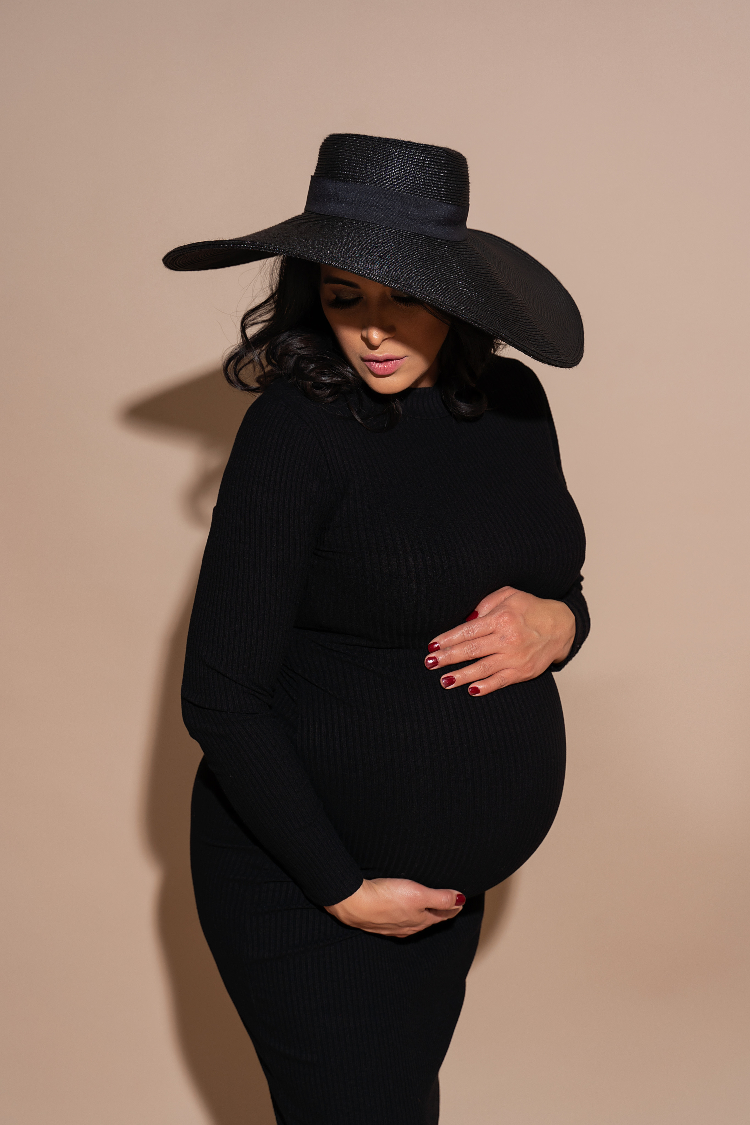 STUDIO: Josi. Maternity/Love story/Wedding photographer