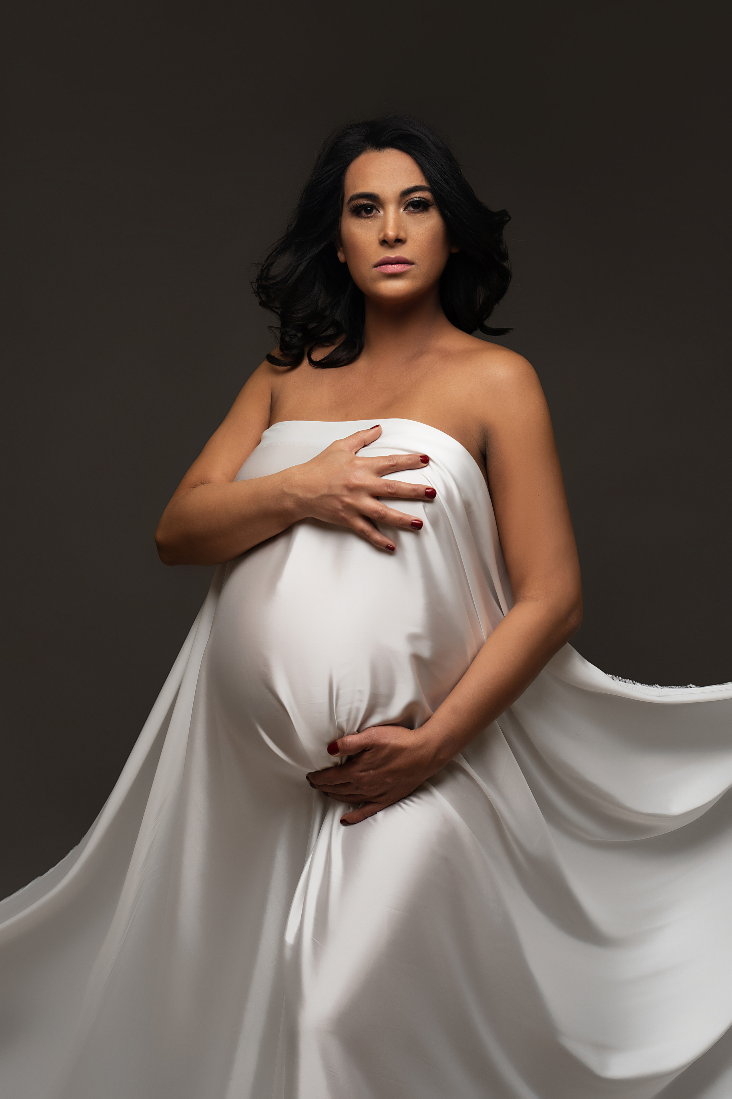STUDIO: Josi. Maternity/Love story/Wedding photographer