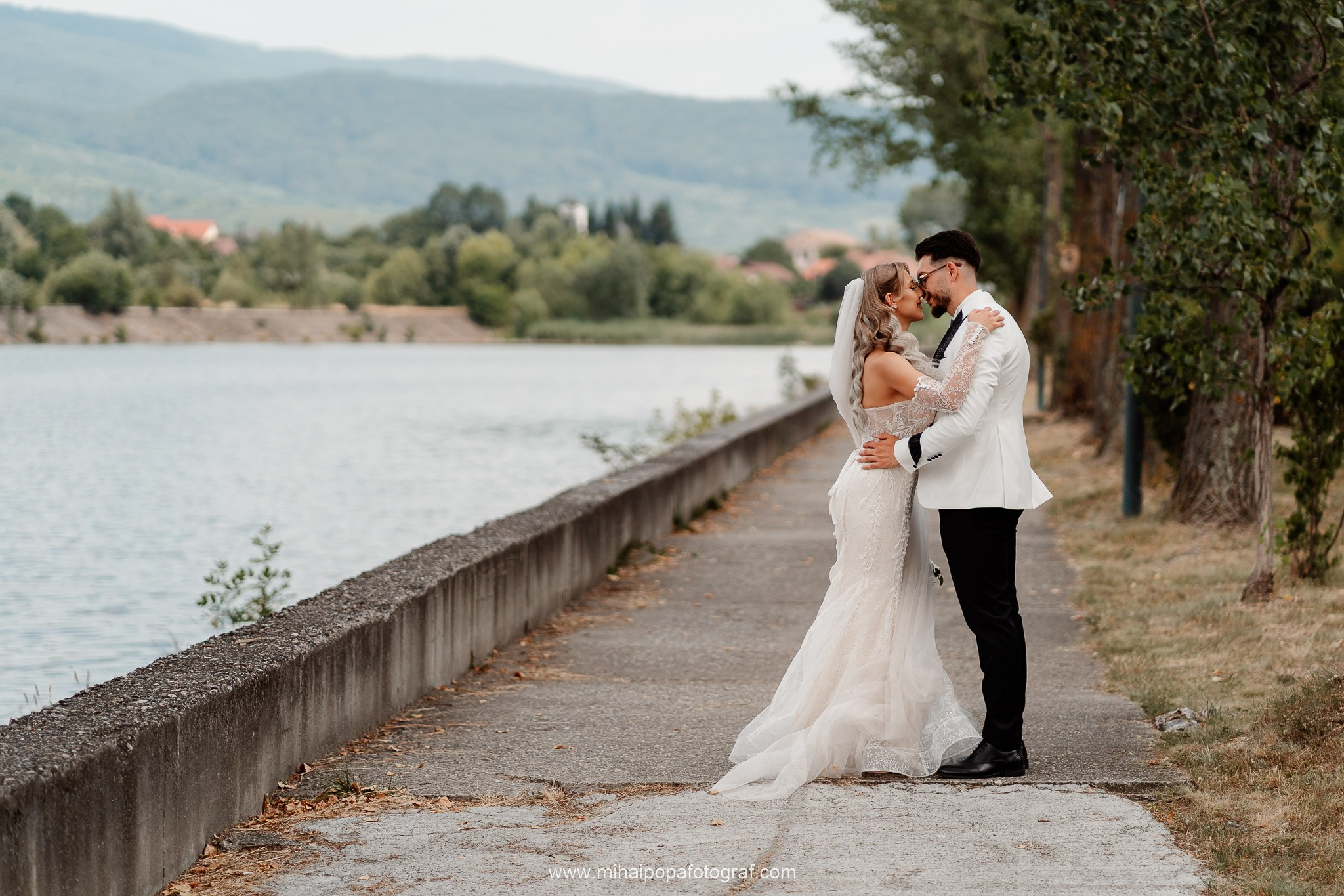 Fotograf de nuntă în Râmnicu Vâlcea | Mihai Popa Fotograf. Fotograf Nuntă & Botez București - Mihai Popa | Dincolo de oameni, imortalizez emoții!