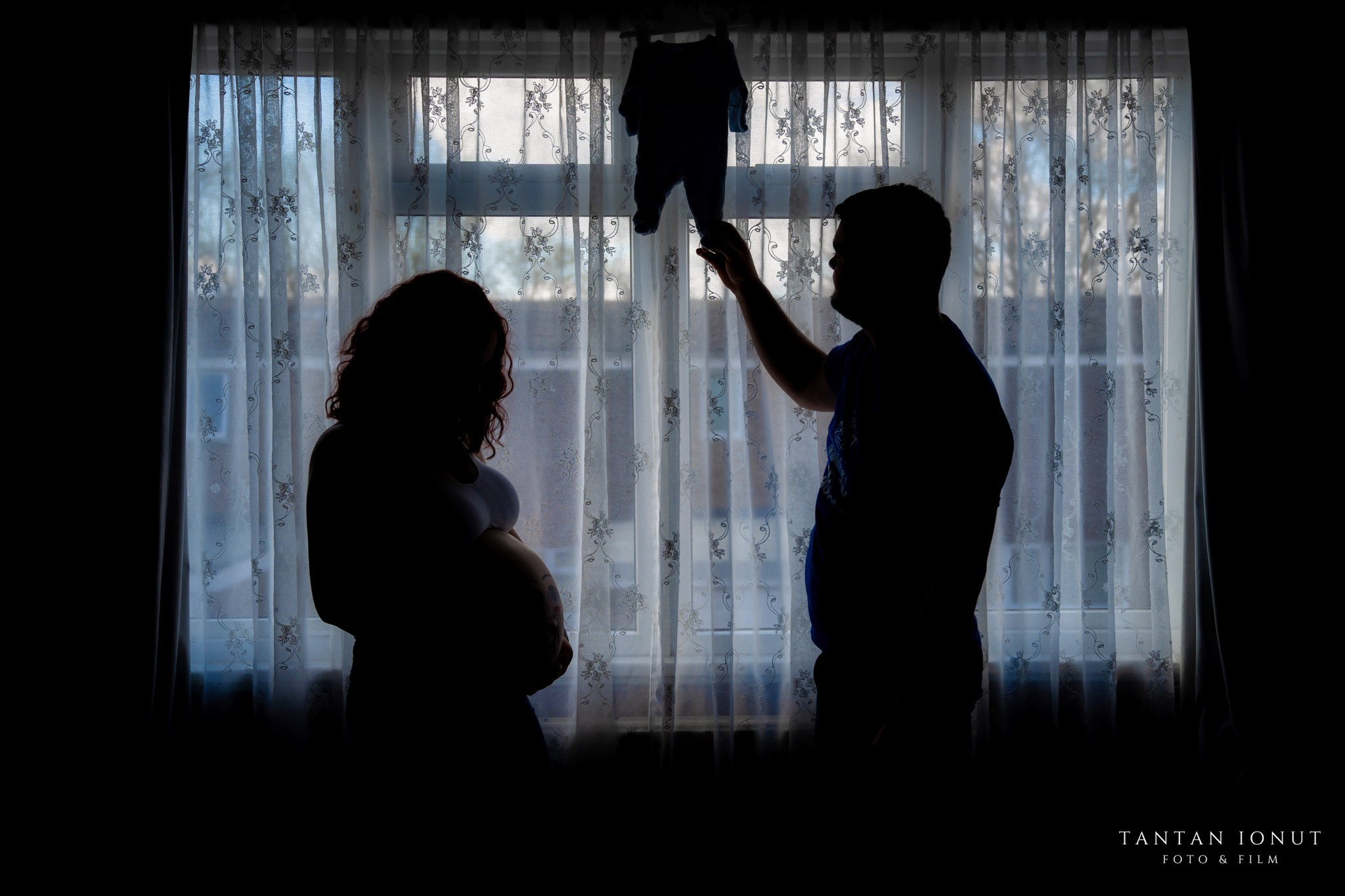 Sedinta foto maternitate acasa cu Ionela si Cosmin. TANTAN IONUT FOTO & FILM