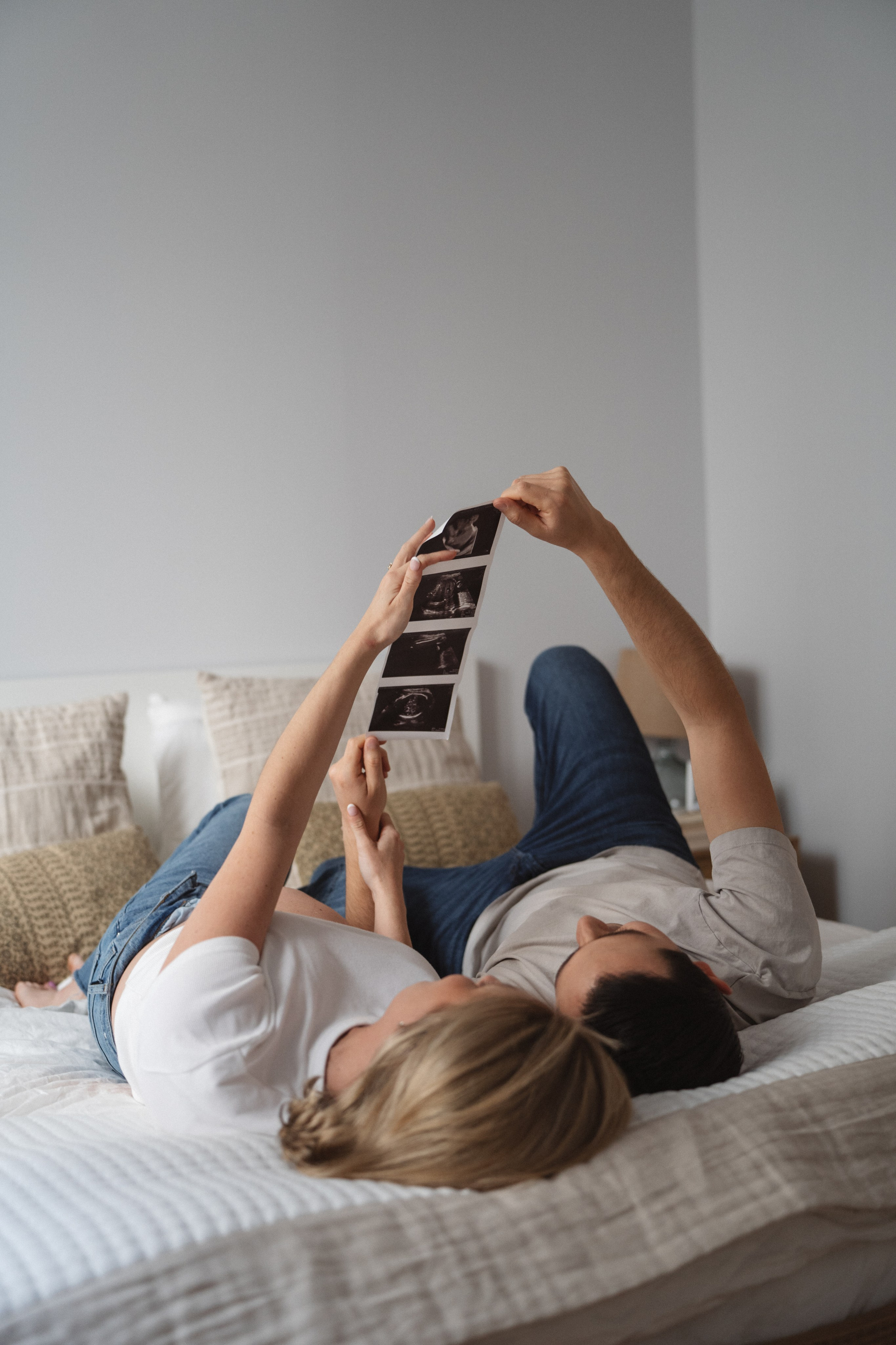 Pregnancy and family portrait photographer. maternity photoshoot. Photographer in Madrid, Spain. Alyona Belyaninova