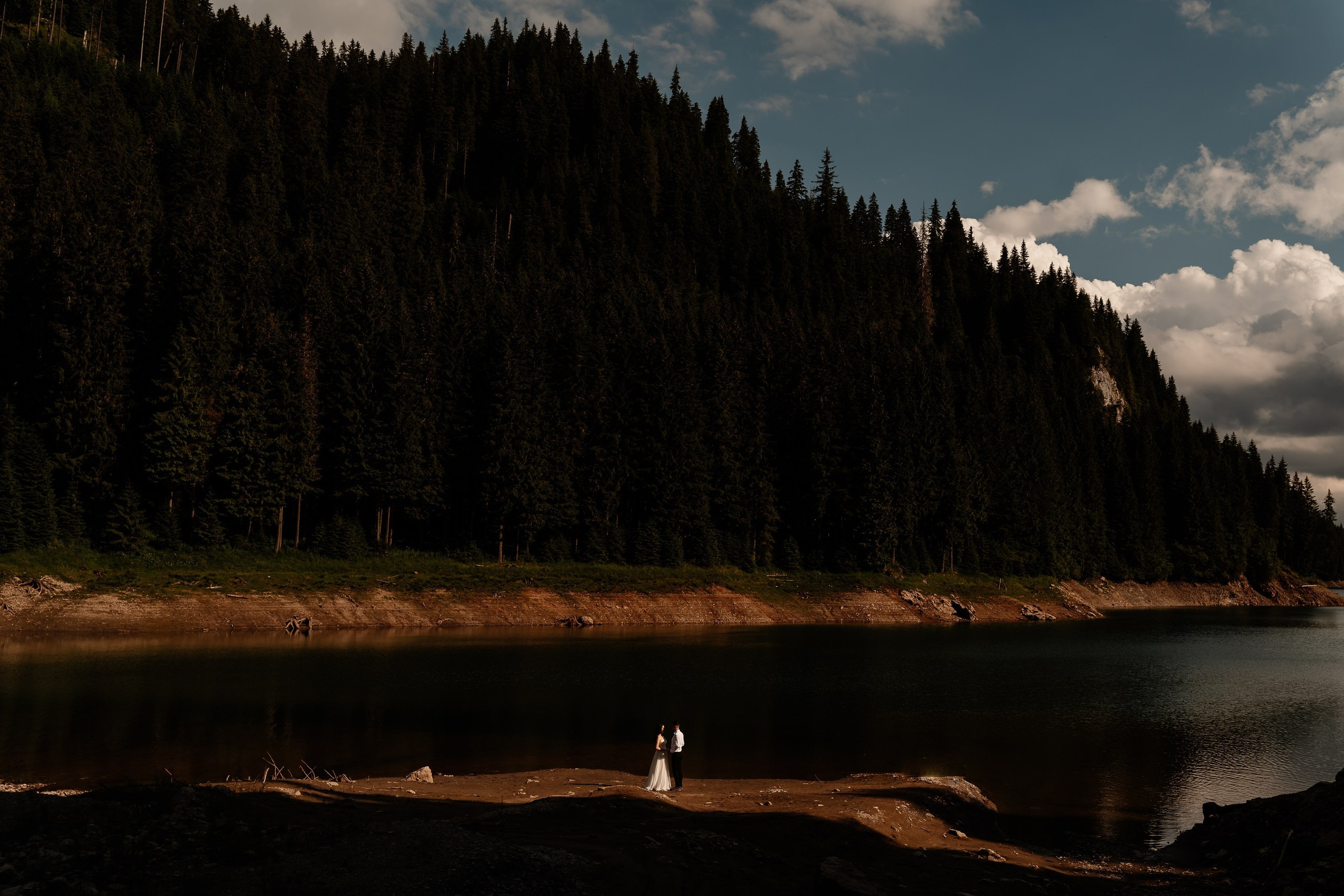 Trash the Dress la Lacul Bolboci  | Mihai Popa Fotograf. Fotograf Nuntă & Botez București - Mihai Popa | Dincolo de oameni, imortalizez emoții!