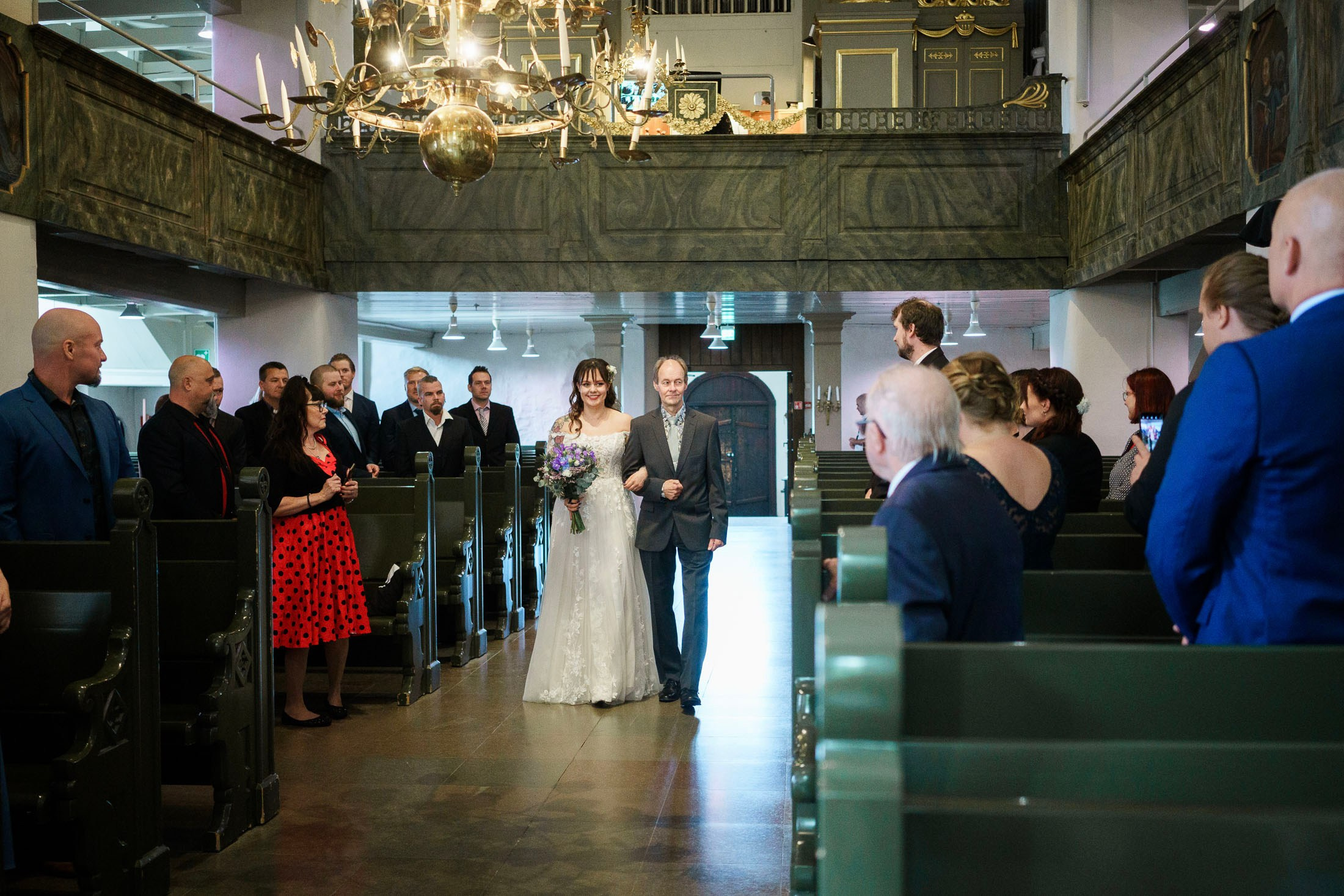 S&J, hääkuvaus Porvoon Tuomiokirkko ja Levinin kellari